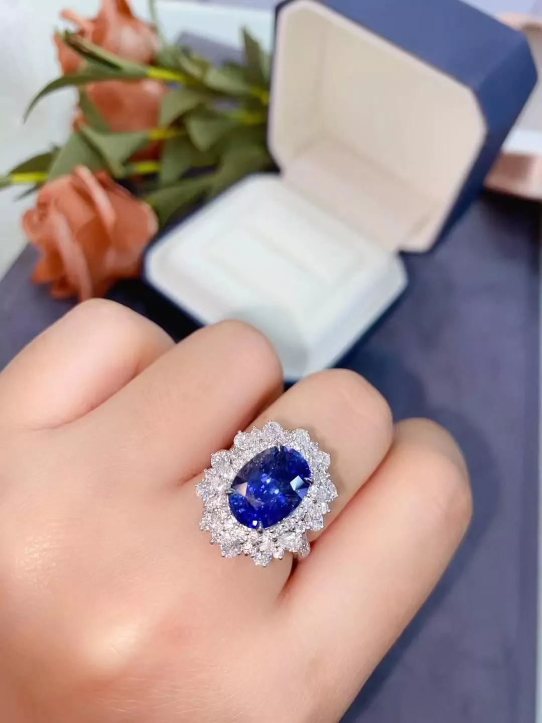 台北奧斯珠寶   無燒藍寶石18K金兩用款6.23克拉