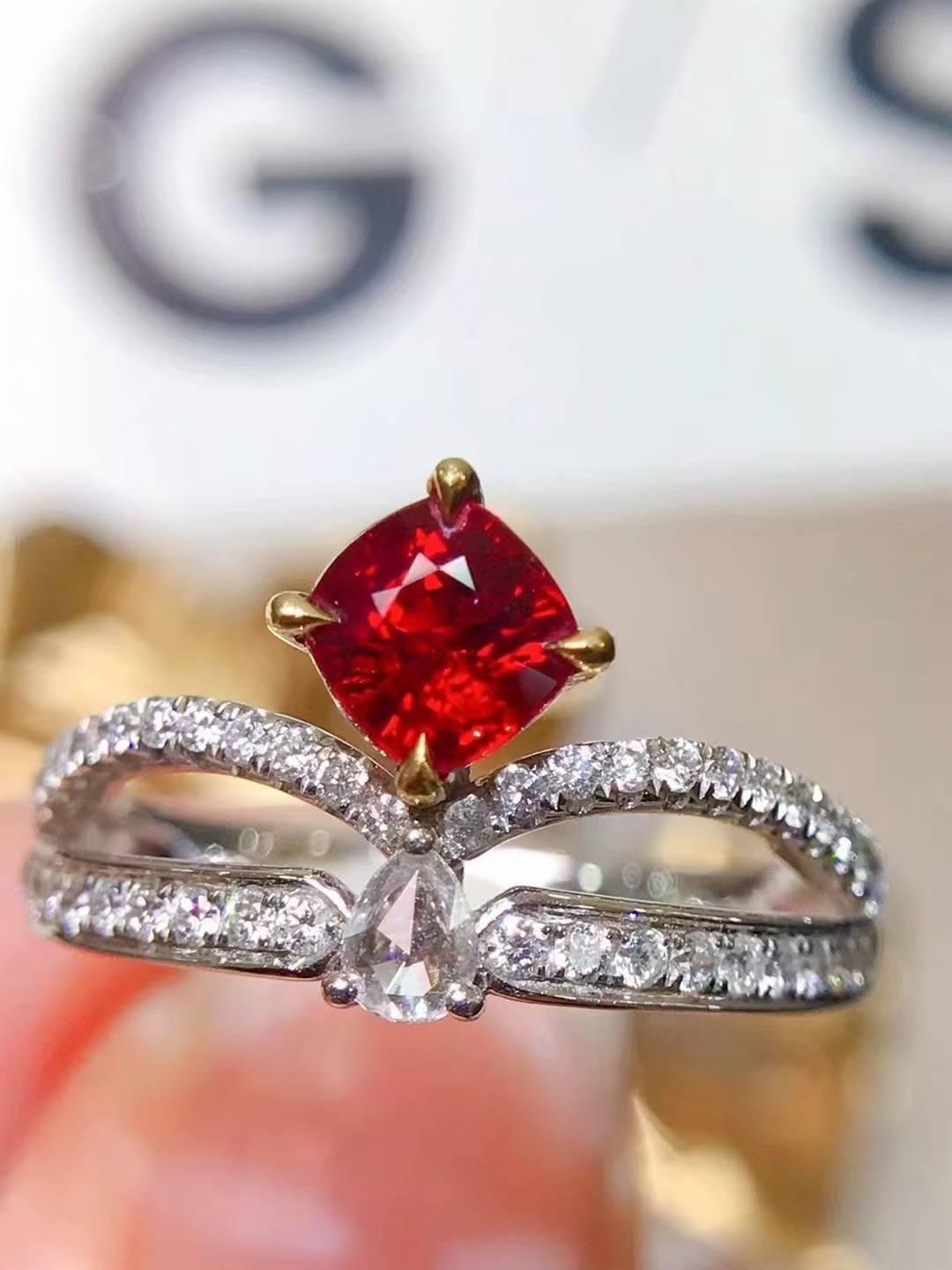 AIGS無燒鴿血紅紅寶石1克拉~18k金3.34克，鑽石0.44克拉💎