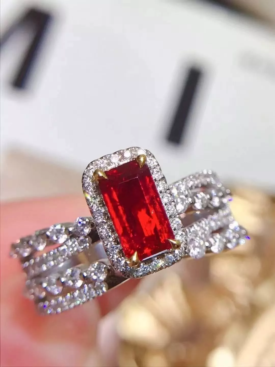 無燒紅寶石戒指1.01克拉💍 18k金配鑲鑽石💎重量4.23克
