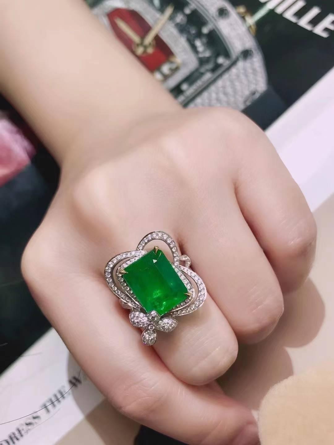 糖塔祖母綠耳釘7.5克拉🆕顏色～漂亮VVG晶體乾淨飽滿水潤鑽石1.23克拉