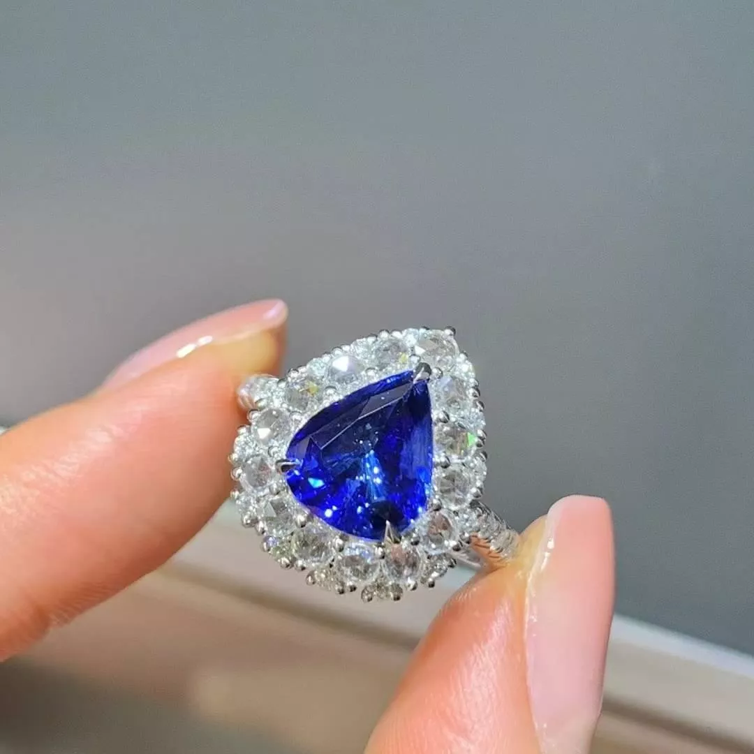 水滴皇家藍藍寶石兩戴款3.06克拉