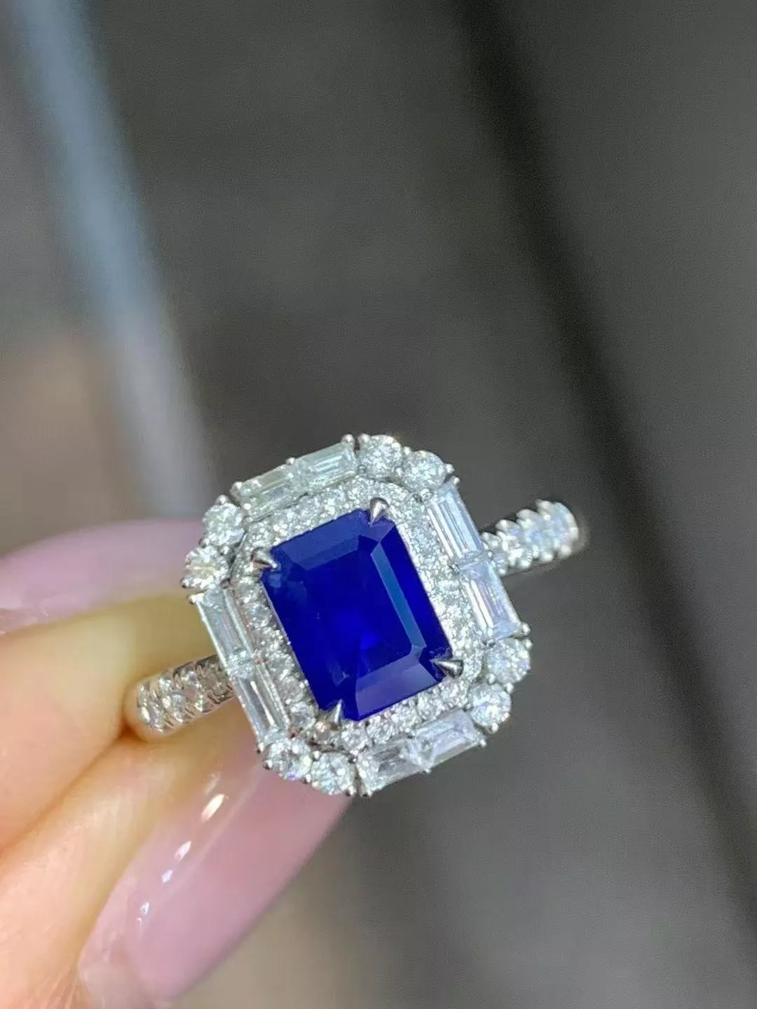 皇家藍寶石戒指  1.45克拉