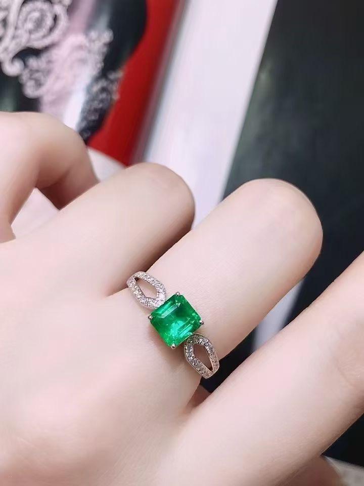 祖母綠戒指  1克拉