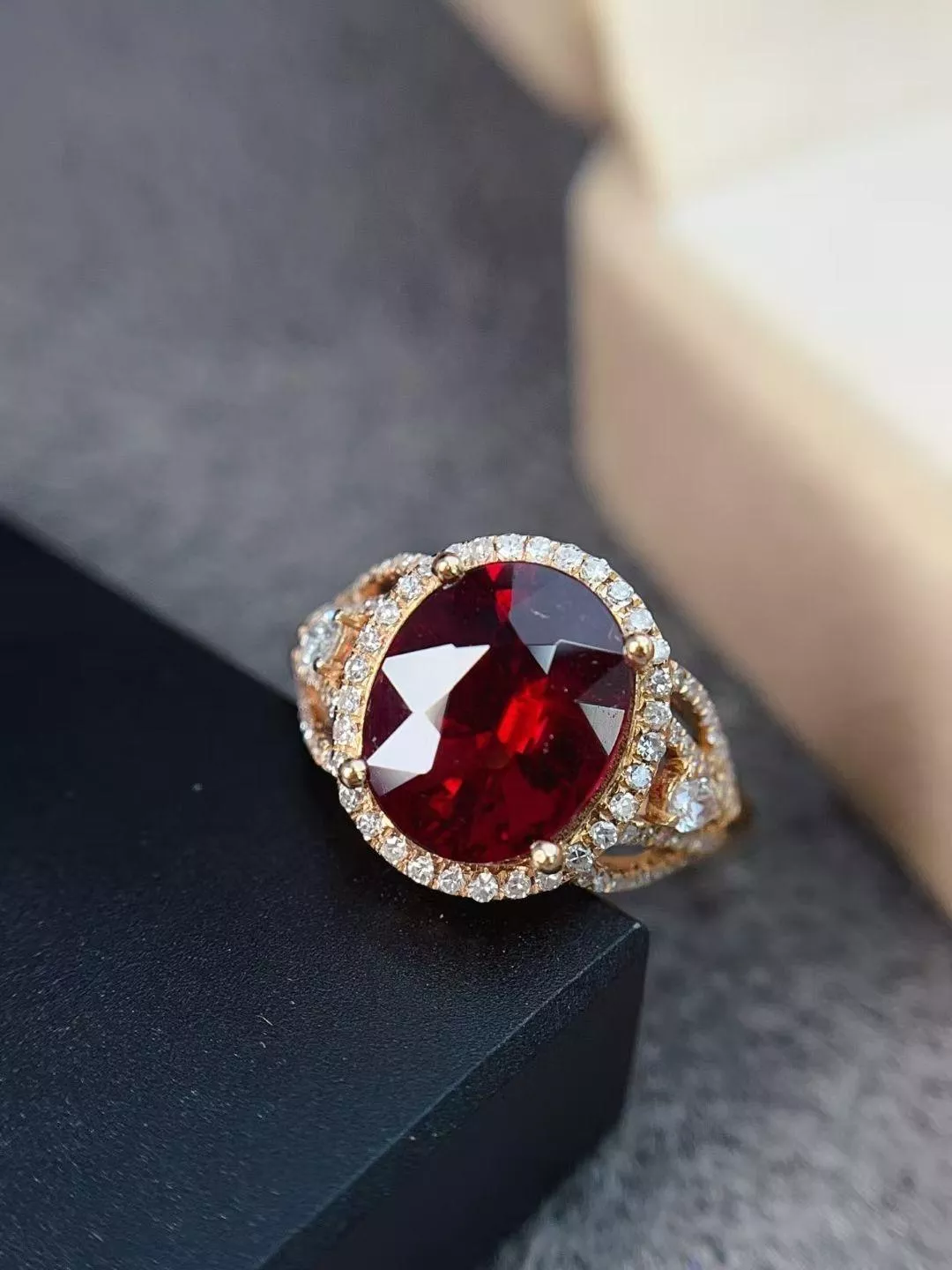 盧比萊碧璽戒指  3克拉