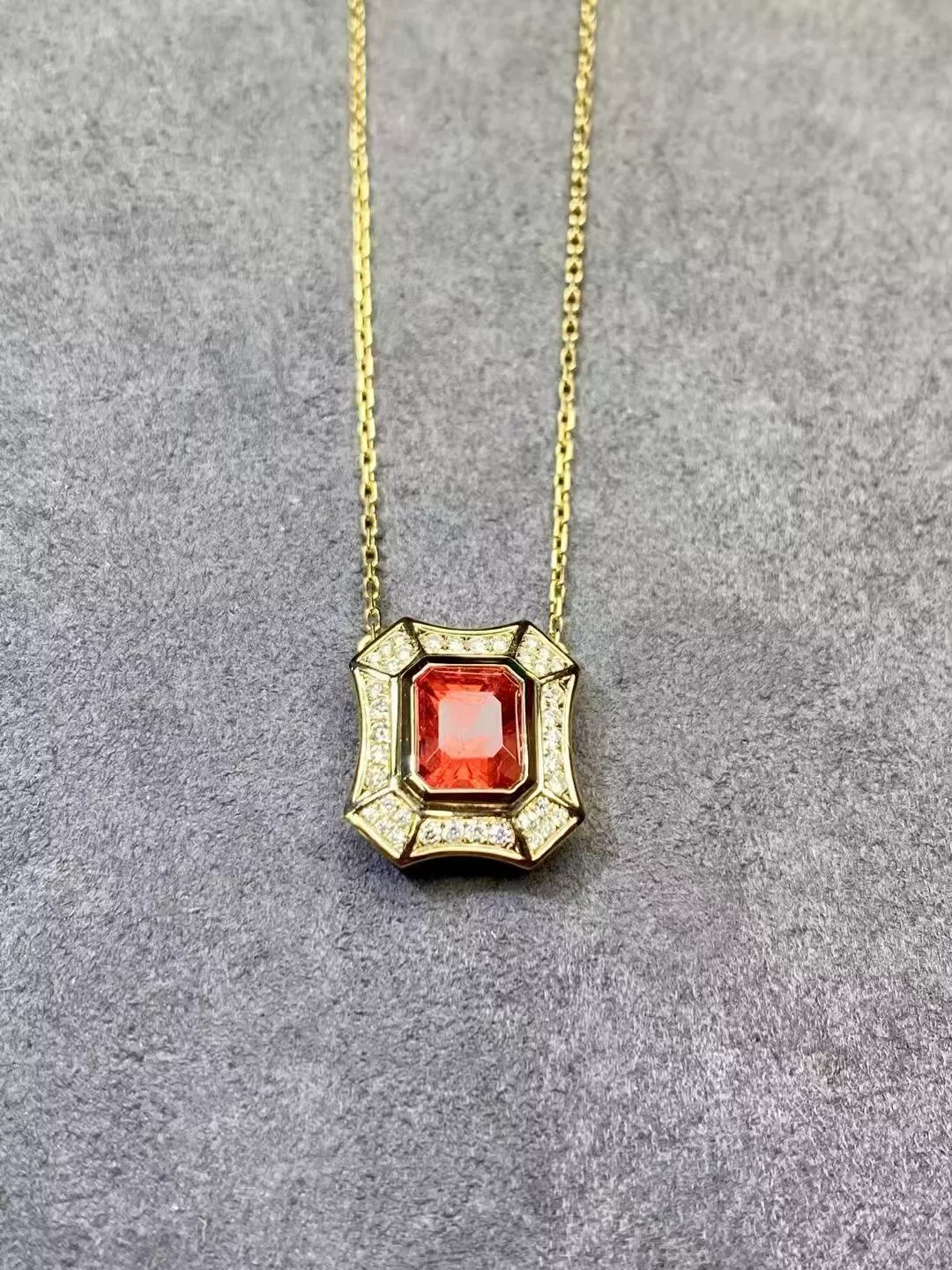 帕帕拉恰色尖晶石鎖骨鏈  2.01克拉