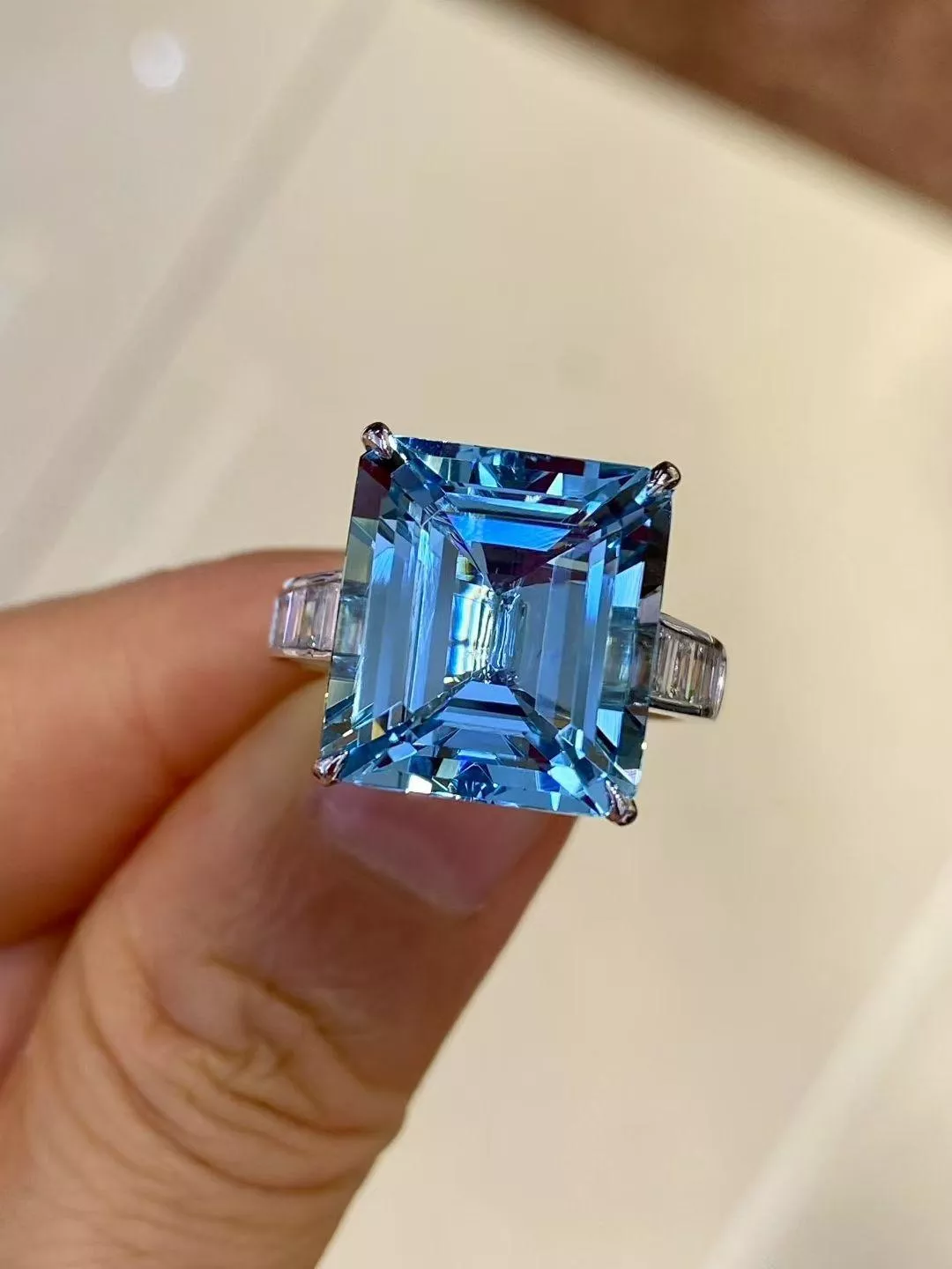 海藍寶戒指  11.26克拉