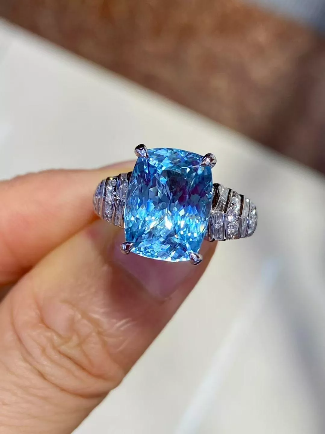 海藍寶戒指  5.68克拉