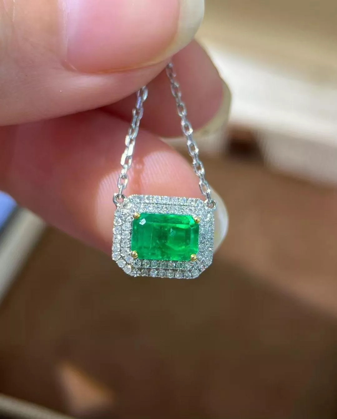 哥倫比亞祖母綠項鍊  1克拉