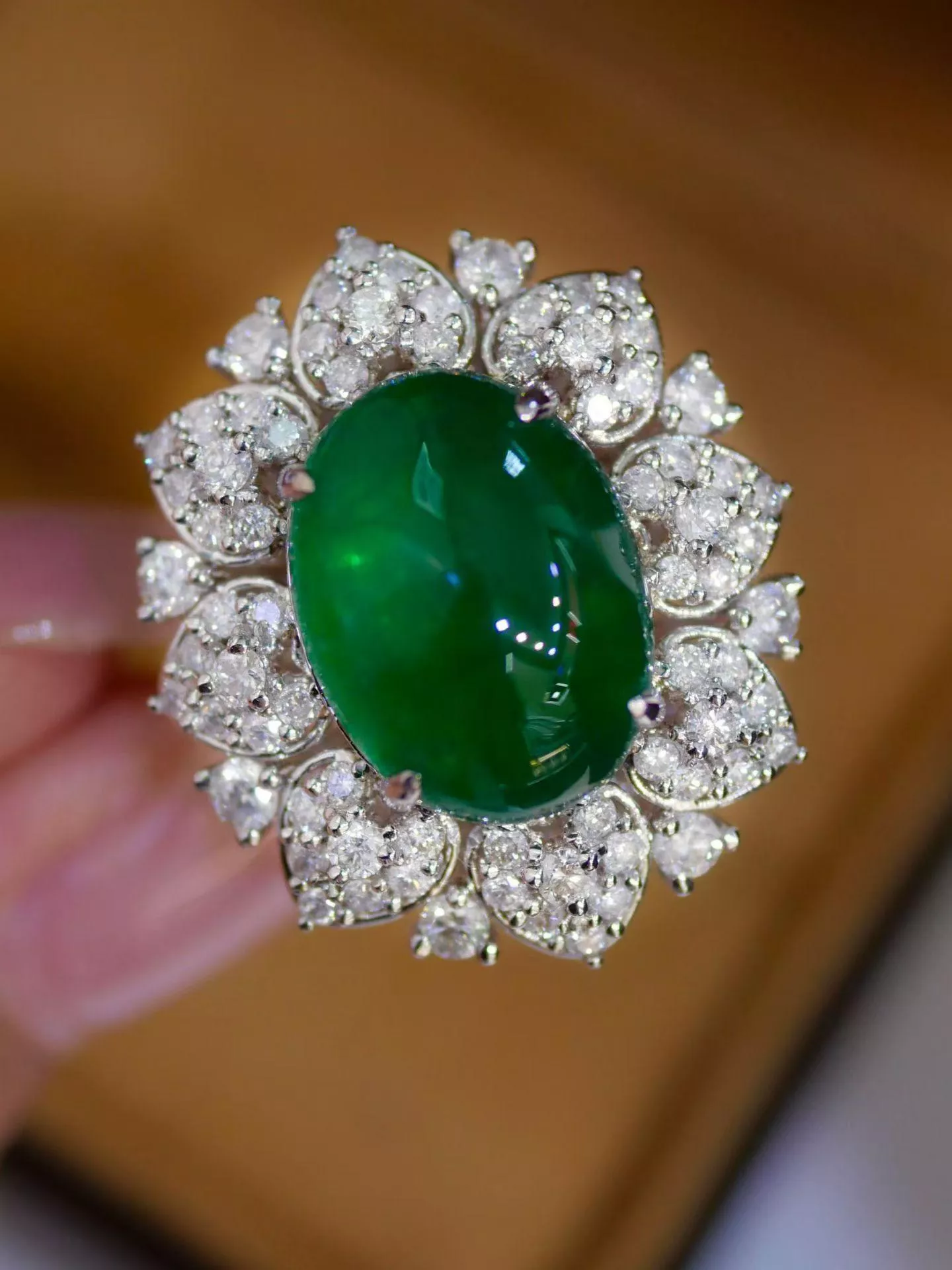 祖母綠戒指   7.7克拉  18k金配鑲 1.5克拉鑽石 台北門市 CG-602