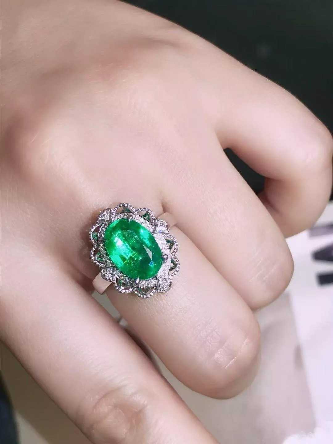 祖母綠戒指吊墜兩用款  2.7克拉 18k金配鑲  0.29克拉鑽石  台北門市 CG-614