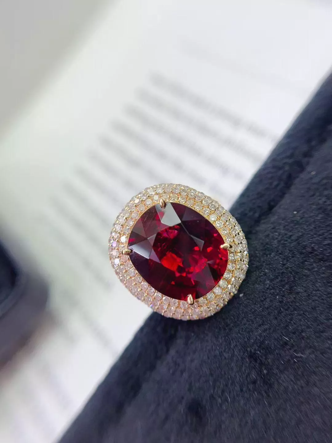 盧比萊碧璽兩用款  7.1克拉 18k金配鑲 鑽石182顆  台北門市 CG-616