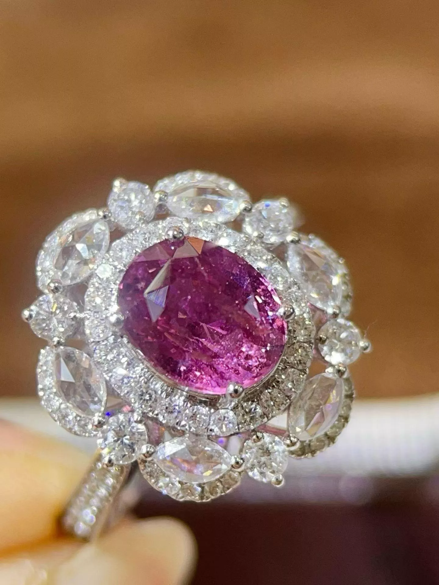 無燒帕帕拉恰戒指 2.10克拉 18k金配鑲  0.896克拉鑽石 台北門市 CG-641