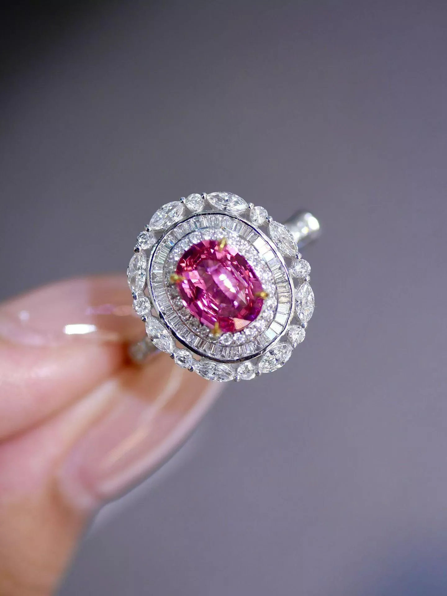 無燒尖晶石戒指 1.01克拉  18k金配鑲  0.65克拉鑽石 台北門市 CG-643