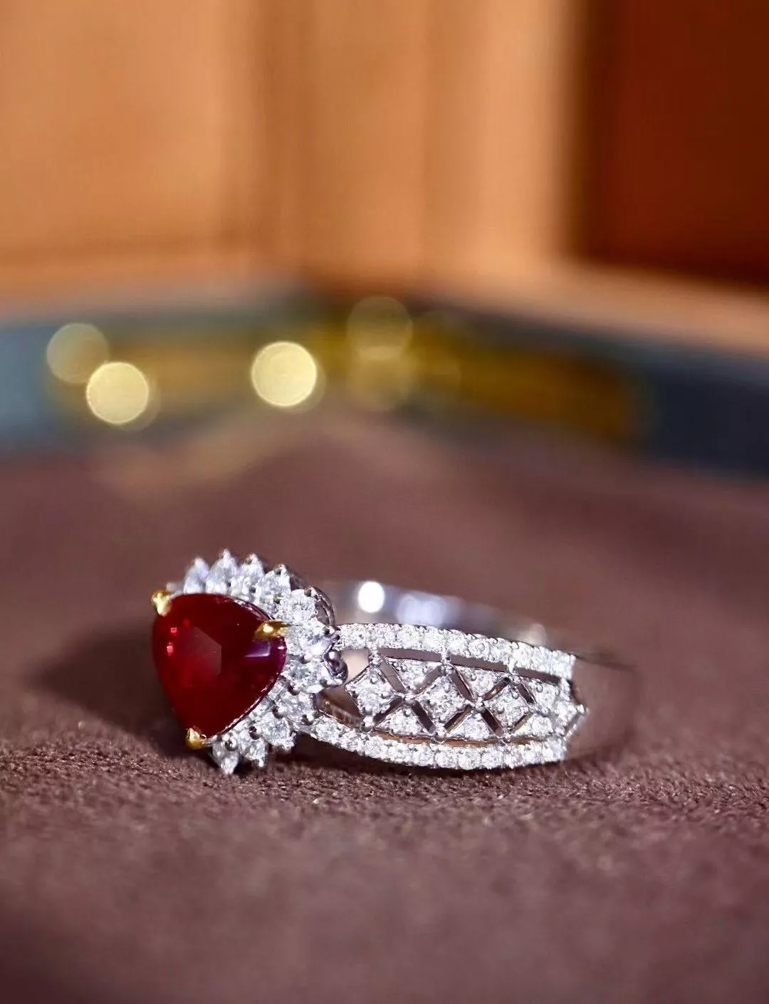 無燒紅寶石戒指  1.06克拉 18k金配鑲 0.618克拉鑽石 台北門市 CG-657