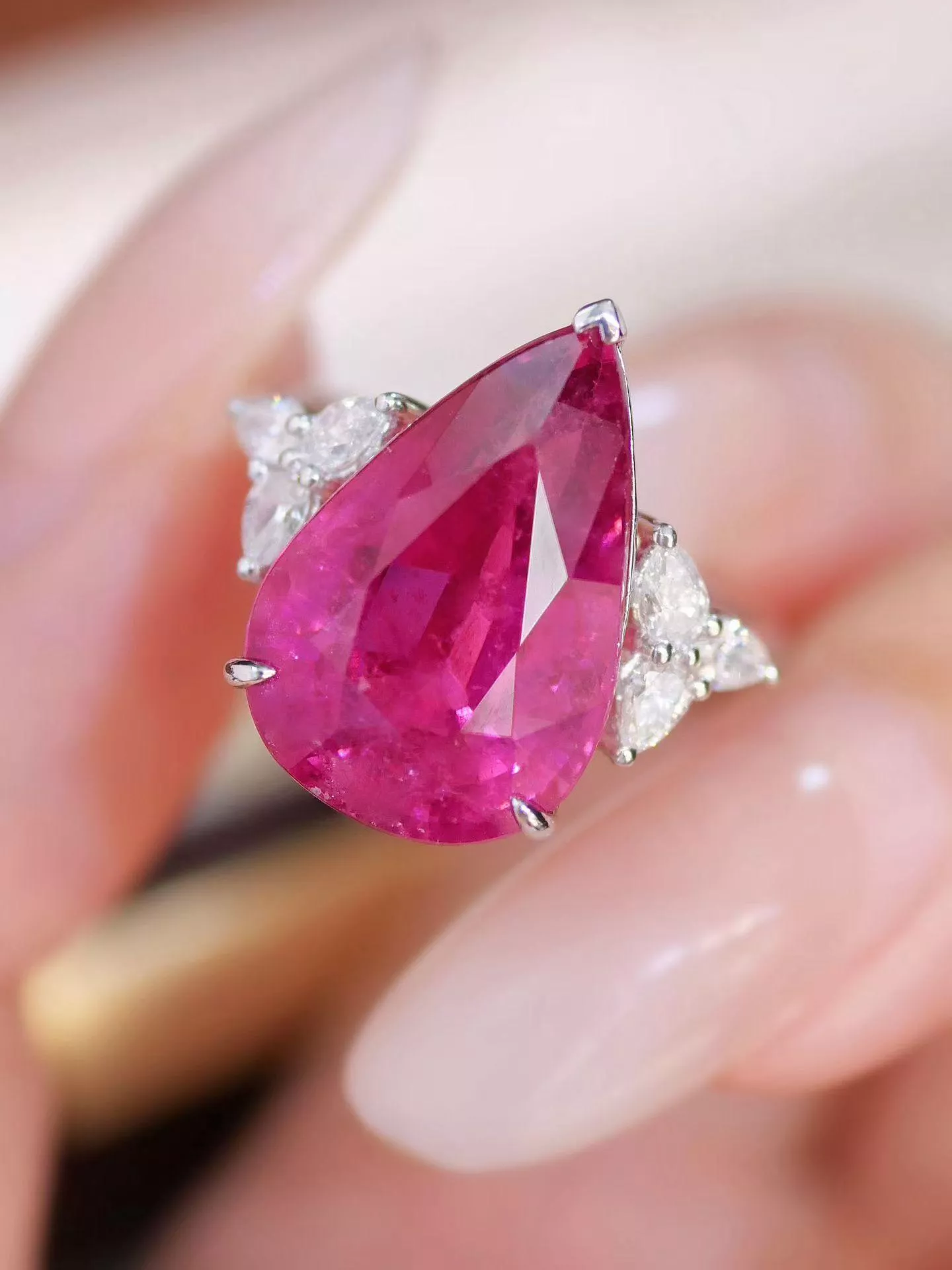 盧比萊紅碧璽戒指  8.45克拉 PT950鑲鑽石 台北門市 CG-669