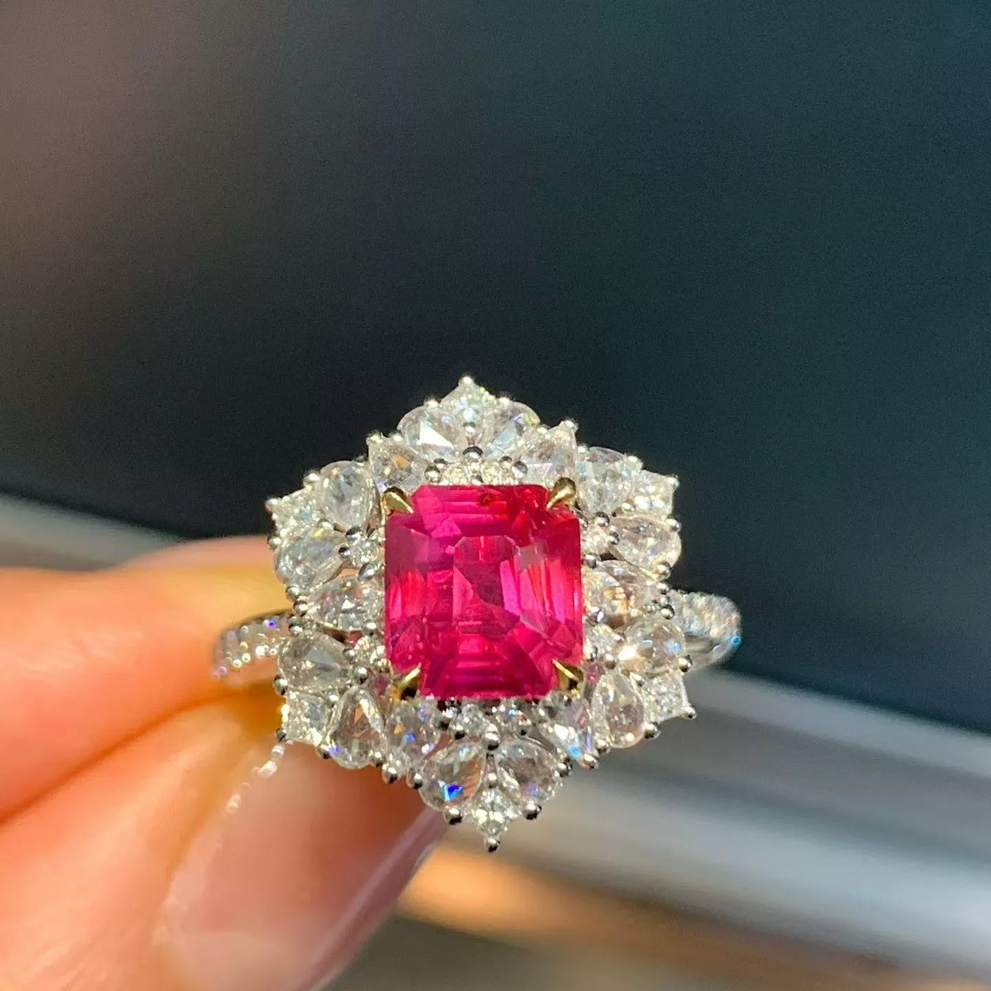 無燒橘粉色帕帕拉恰寶石  2.2克拉 18k金配鑲 90.1分鑽石 台北門市 CG-680