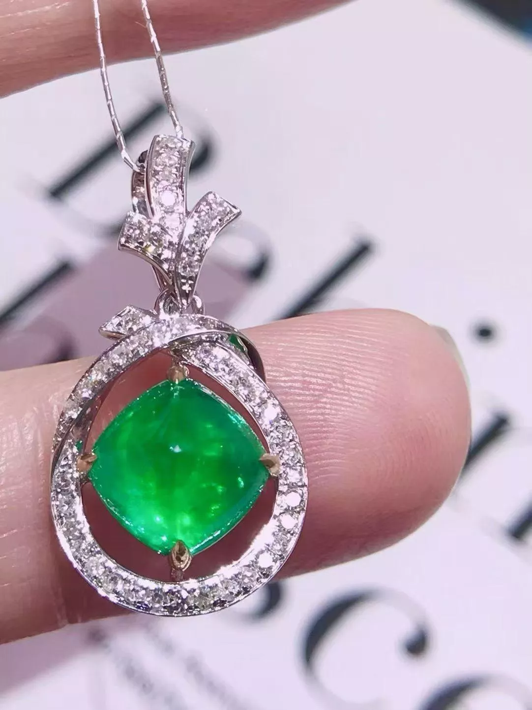 祖母綠糖塔吊墜  2.4克拉 18k金配鑲 0.25克拉鑽石 台北門市 CG-681