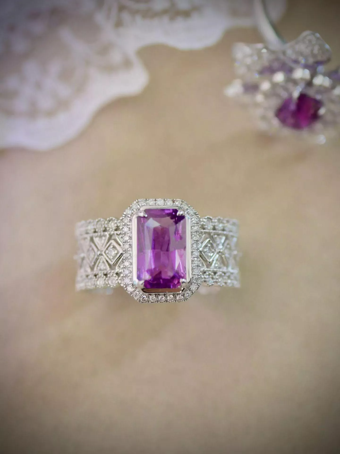 無燒紫藍寶石戒指 2.06克拉 18k金配鑲 0.315克拉鑽石 台北門市 CG-704