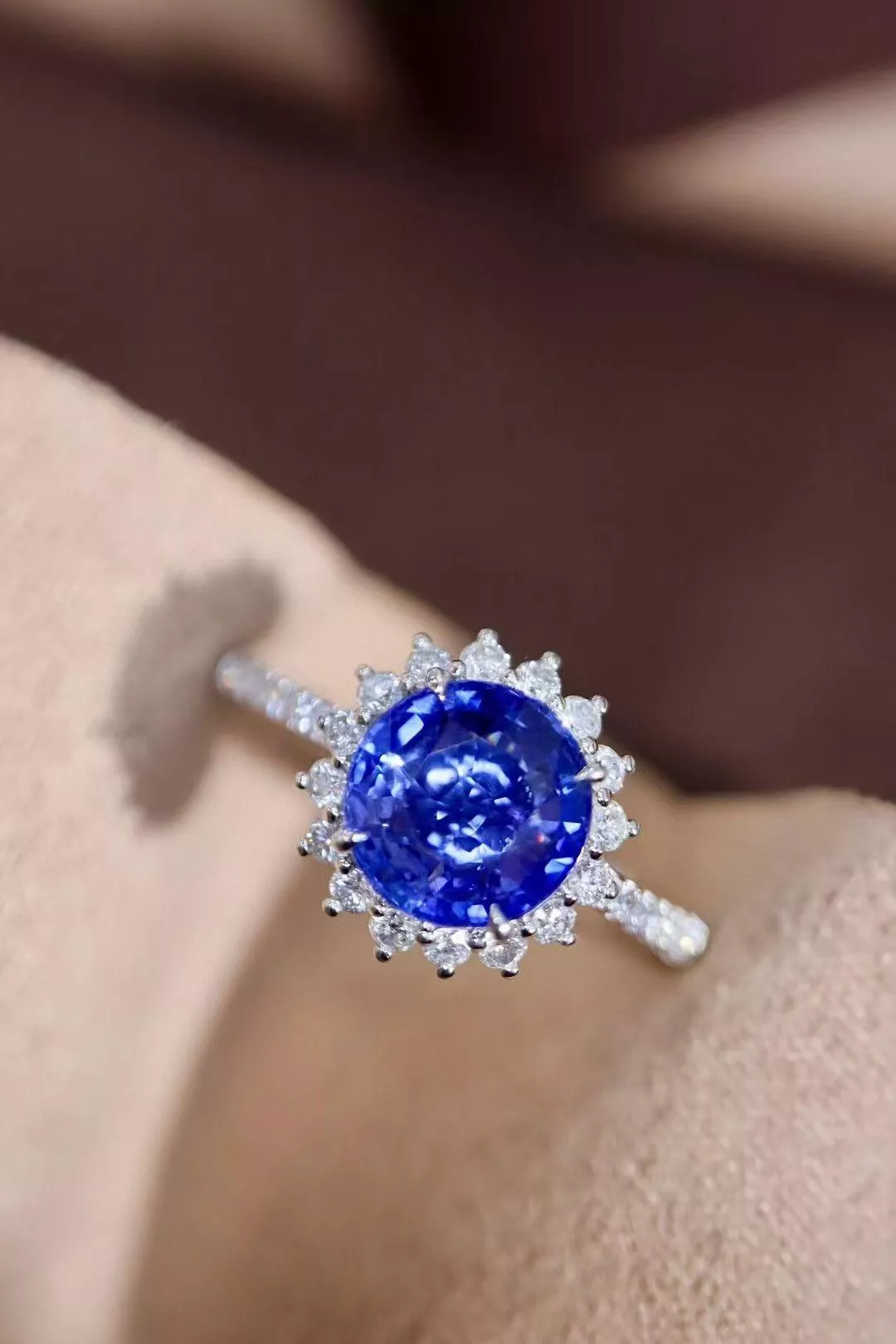 藍寶石戒指  2.13克拉 18k金配鑲 0.317克拉鑽石 台北門市 CG-712