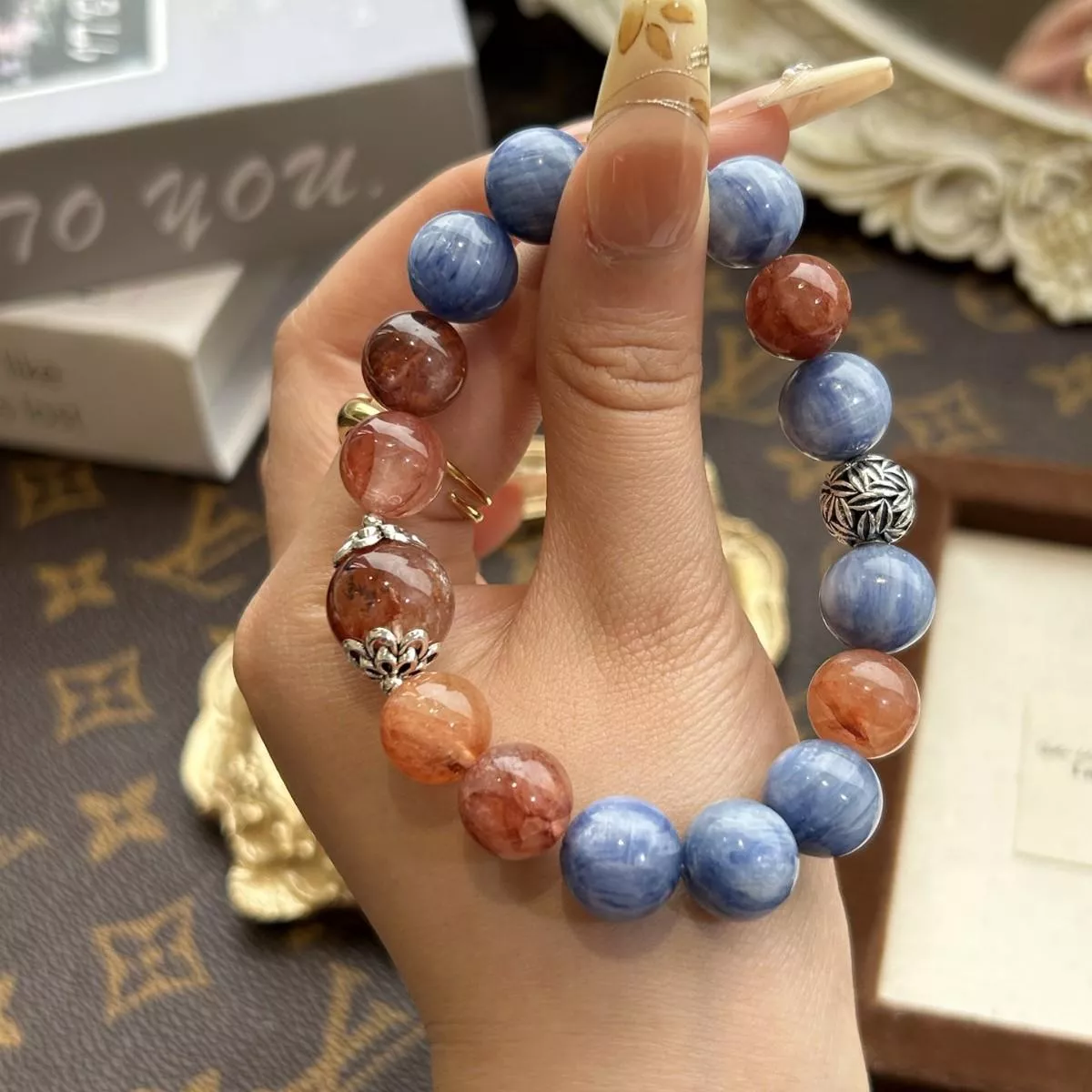 水晶手鍊 天然水晶 天然紅膠花 藍晶 客製化訂製 桃花 轉運 姻緣 招財