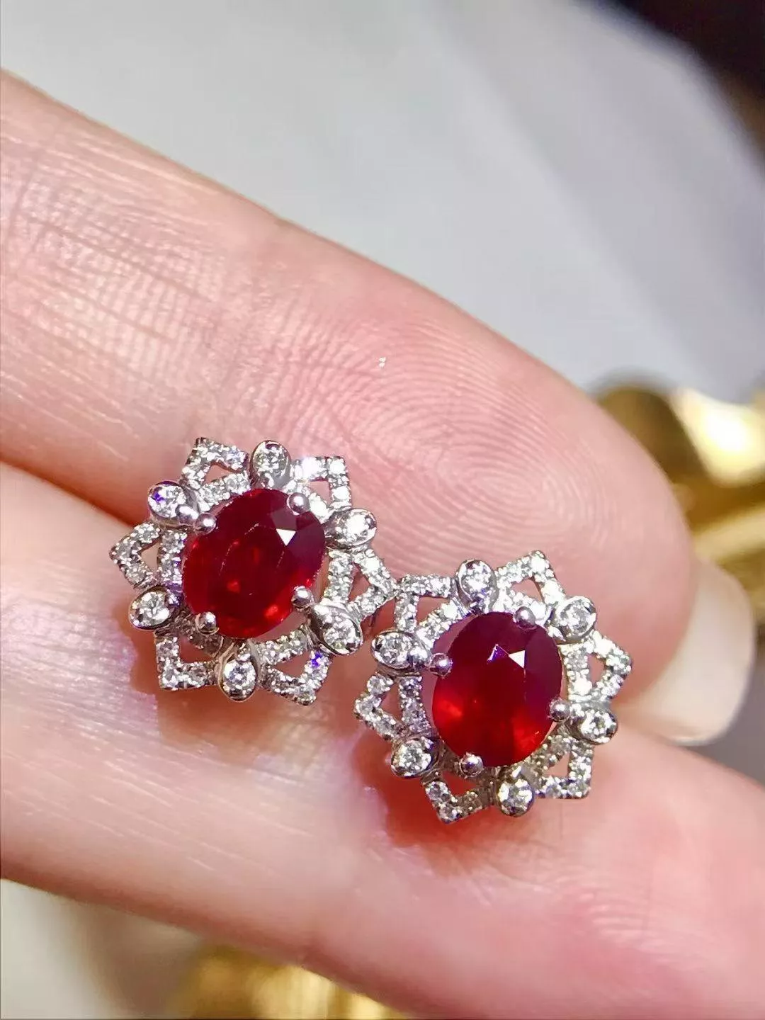 無燒紅寶石耳釘  1.5克拉 18k金配鑲 0.35克拉鑽石 台北門市 CG-746