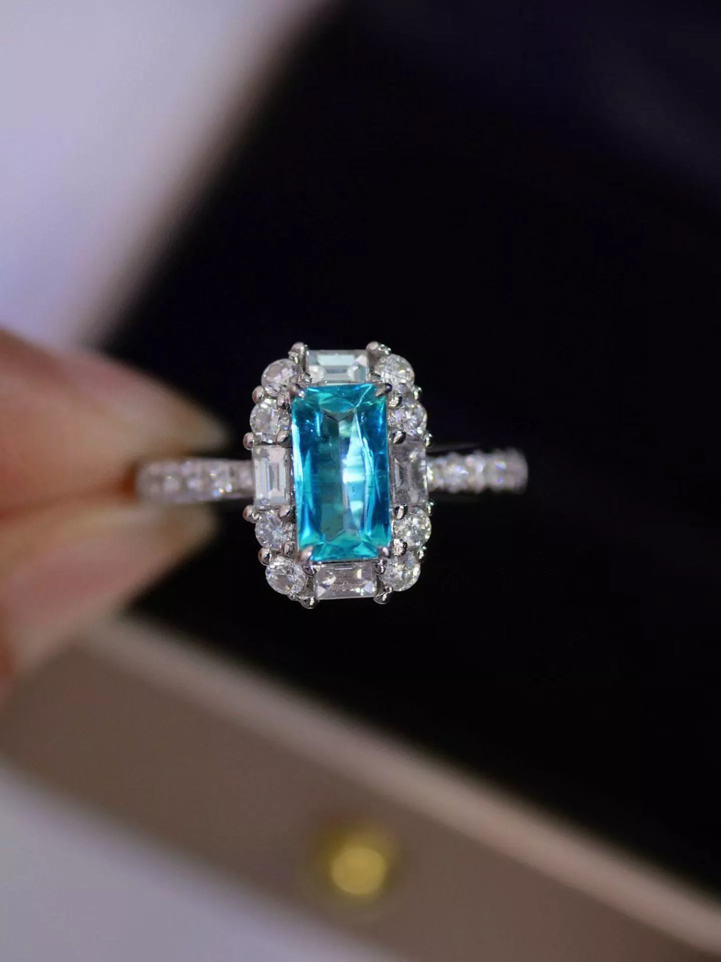 帕拉伊巴戒指  0.73克拉 18k金配鑲 0.68克拉鑽石 台北門市 CG-753