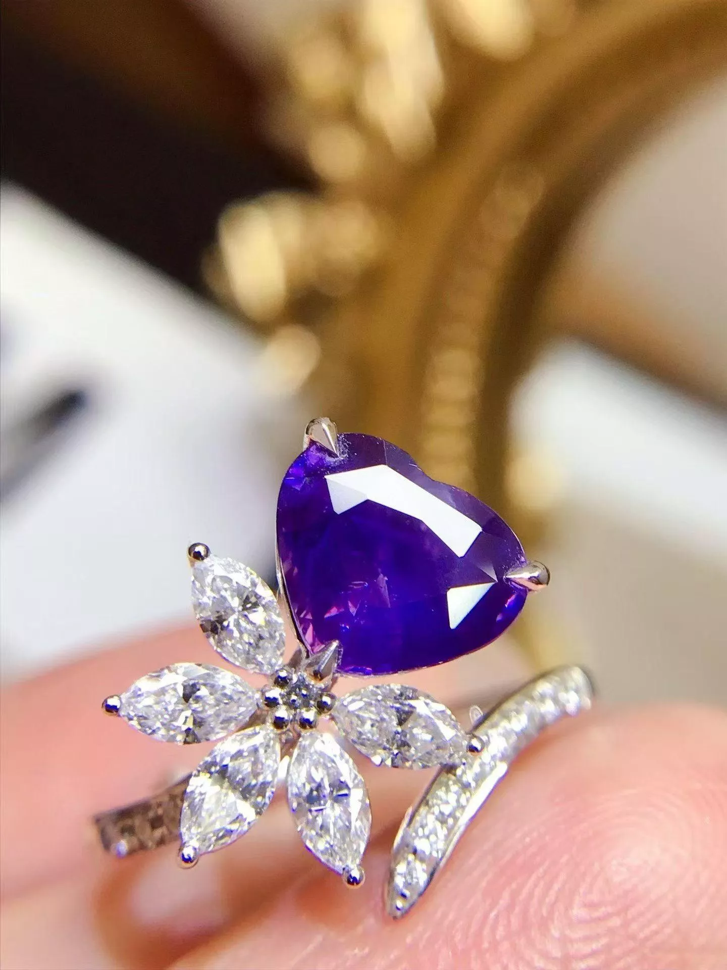 無燒藍寶石戒指  2克拉 18k金配鑲 0.75克拉鑽石 台北門市 CG-761