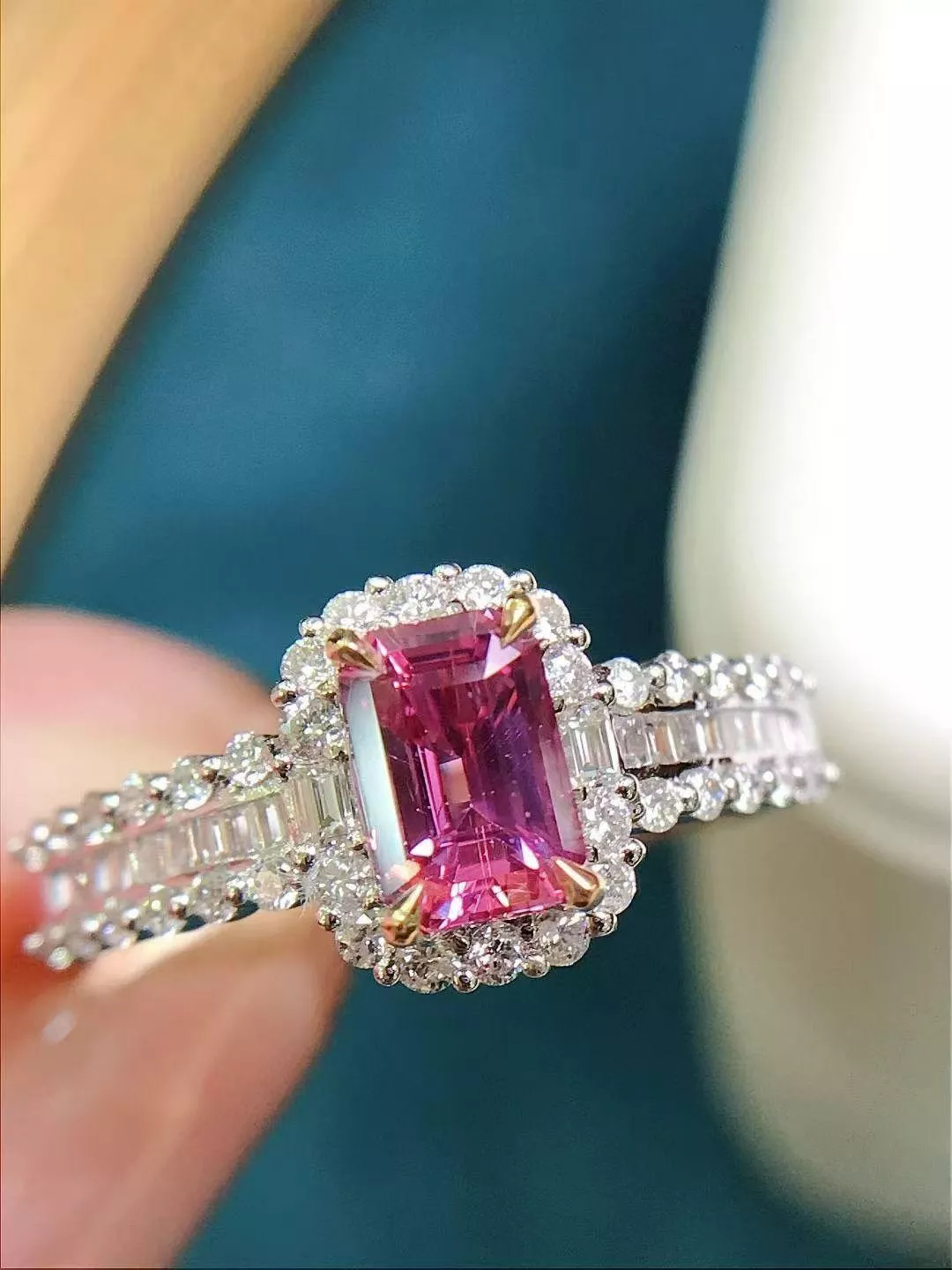 無燒帕帕拉恰戒指  1.02克拉 18k金配鑲 0.54克拉鑽石 台北門市 CG-770