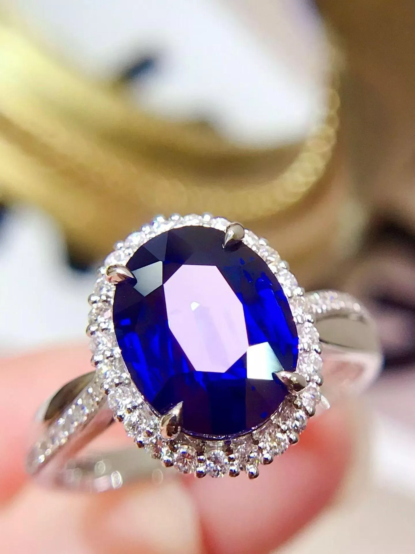 「皇家藍」藍寶石戒指 3.35克拉 18k金配鑲 0.3克拉鑽石 台北門市 CG-782