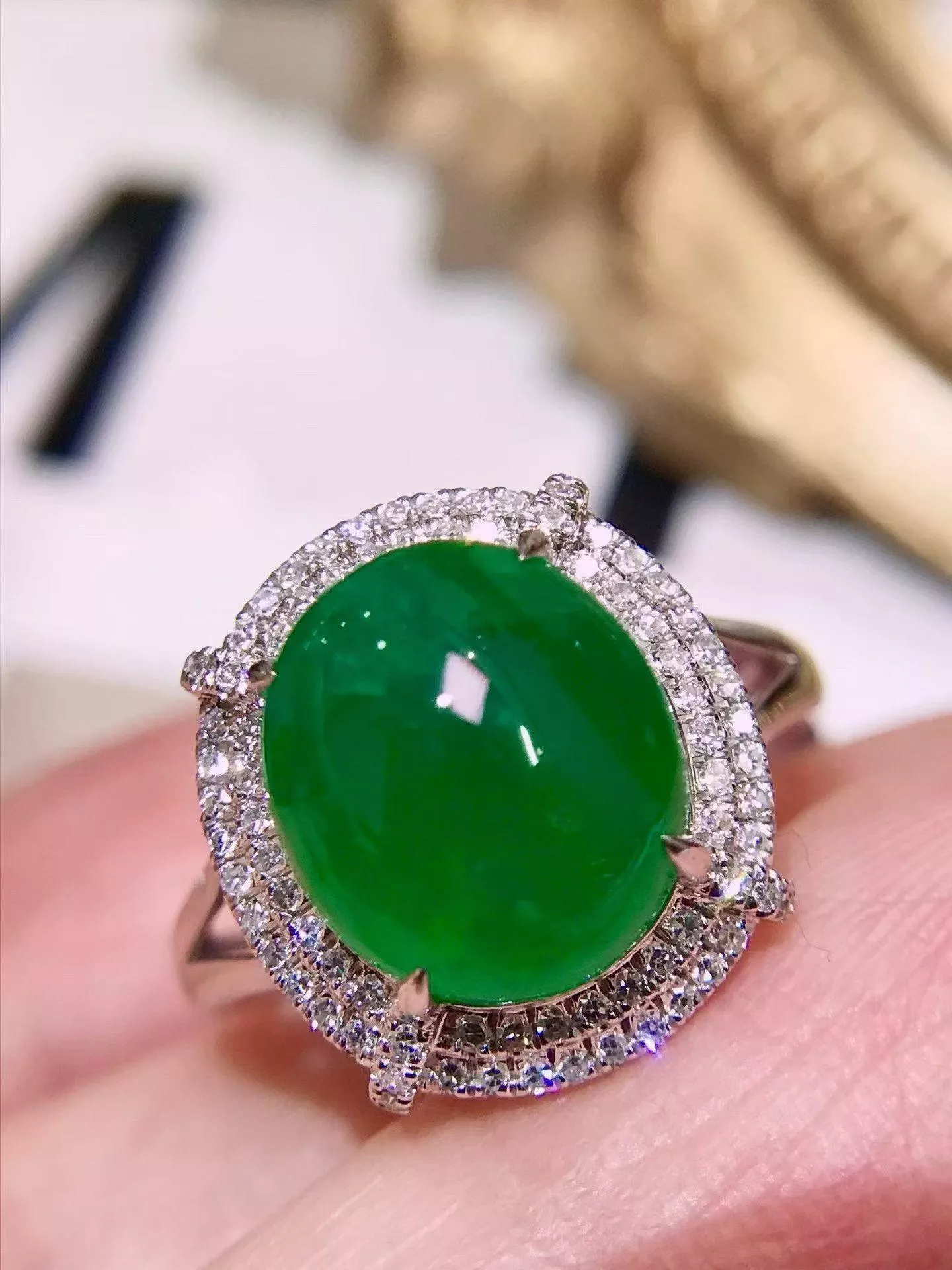 素麵祖母綠戒指 4.7克拉 18k金配鑲 0.34克拉鑽石 台北門市 CG-784