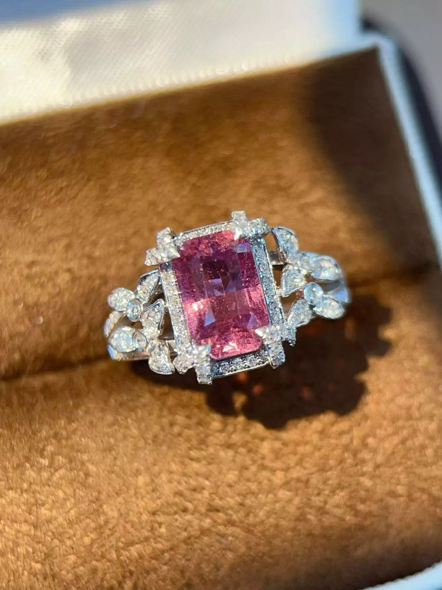 無燒粉藍寶石戒指  2.6克拉  18k金配鑲 0.336克拉鑽石 台北門市 CG-786