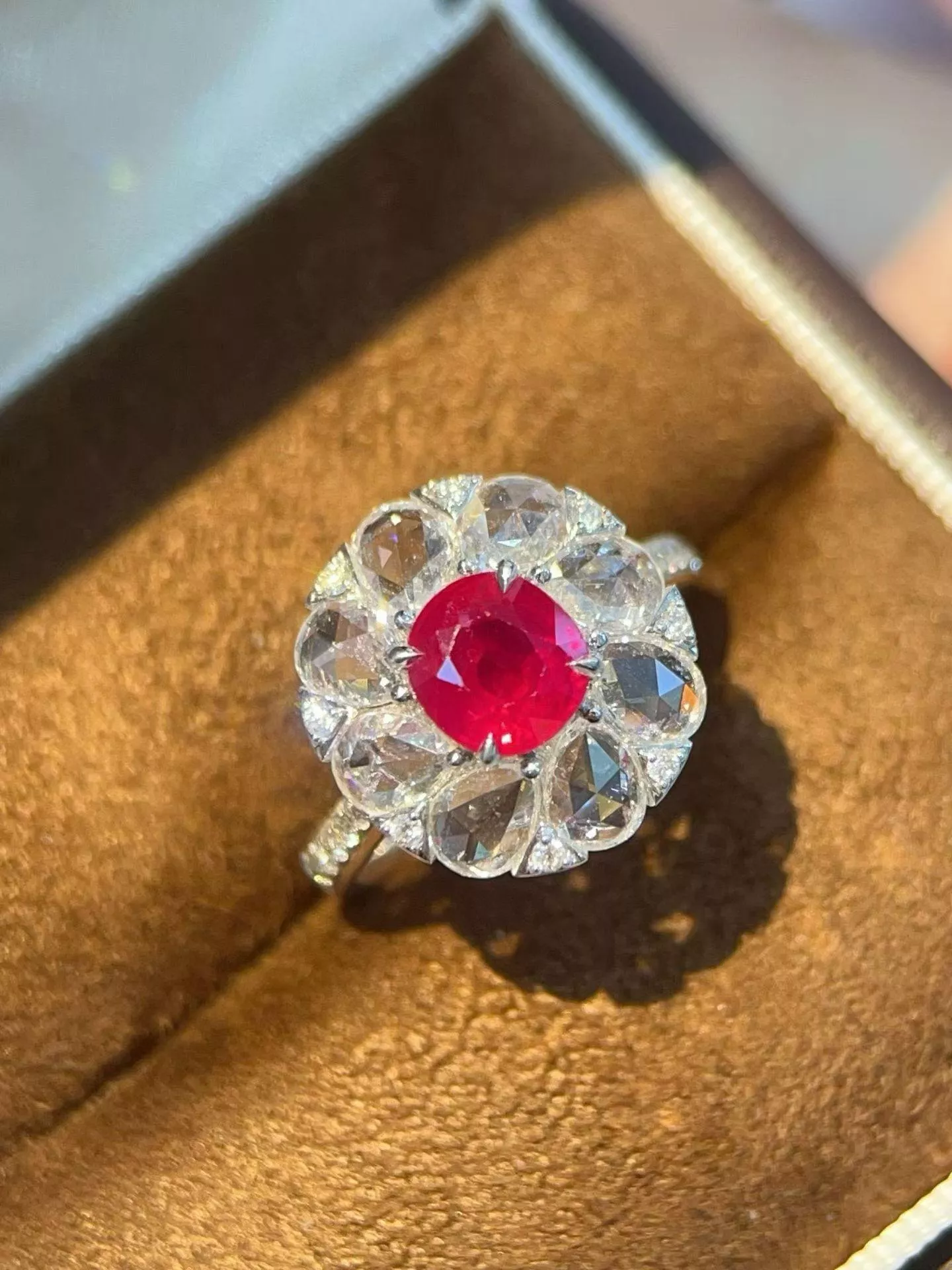 緬甸紅寶石戒指  1.75克拉 18k金配鑲 1.326克拉鑽石 台北門市 CG-802