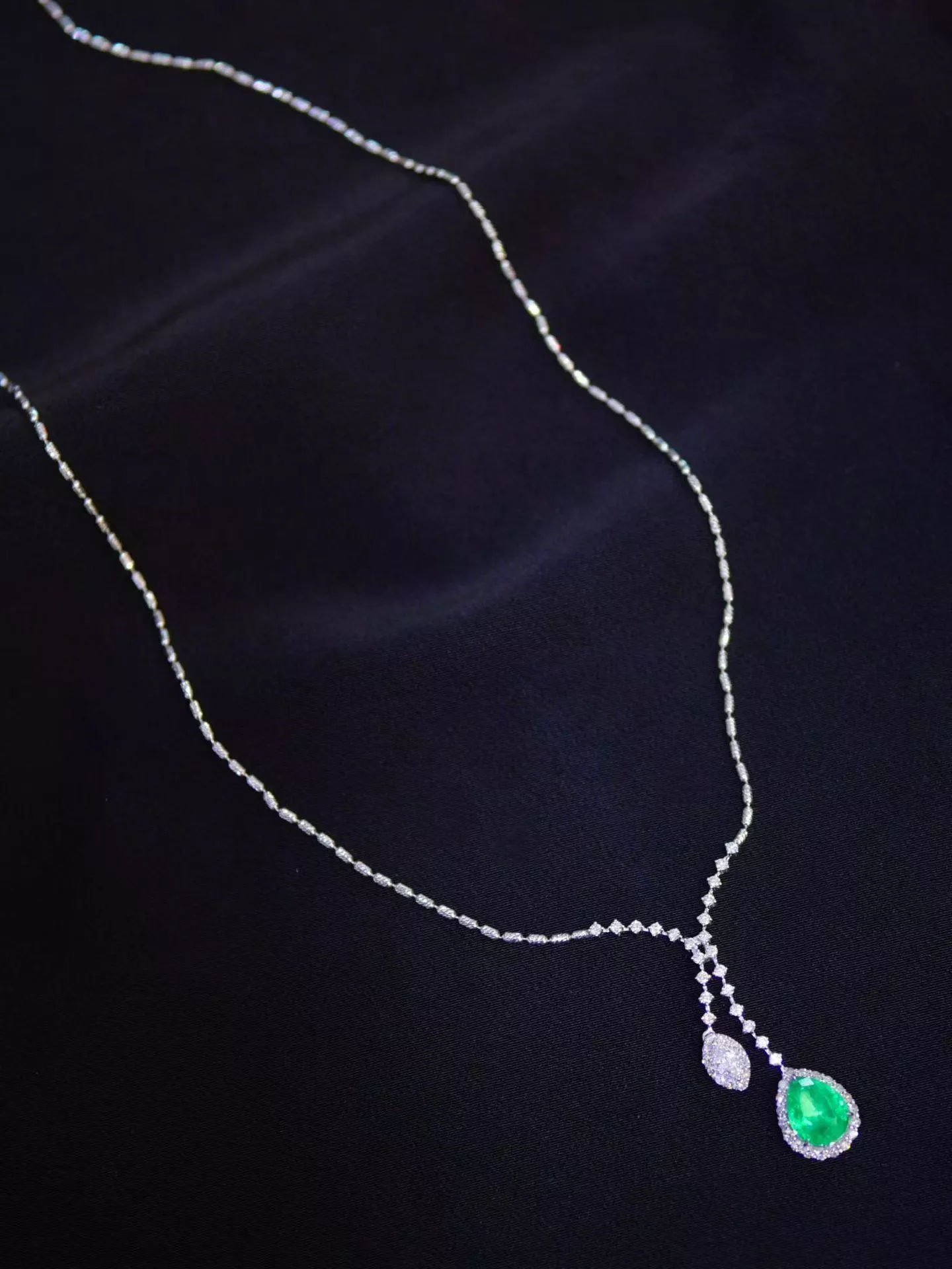 哥倫比亞祖母綠項鍊  1.32克拉 18k金配鑲 0.6克拉鑽石 台北門市 CG-806