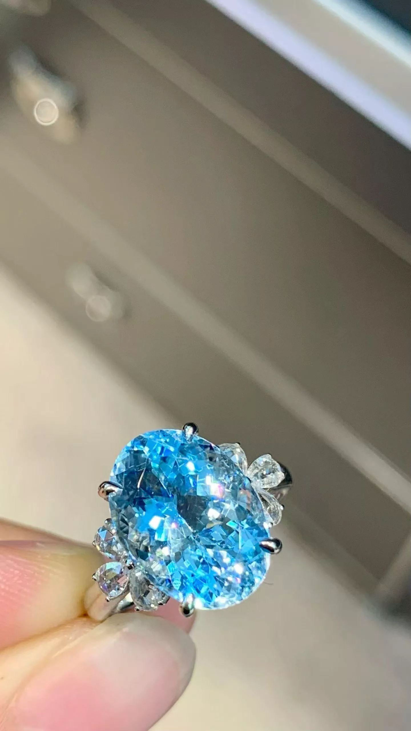 聖瑪利亞海藍寶戒指 5.75克拉 18k金配鑲 0.329克拉鑽石 台北門市 CG-875