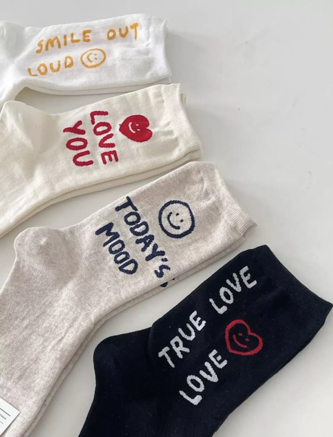 🇰🇷 笑臉愛心襪-4色