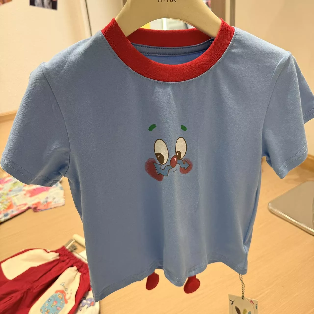 笑笑小腳腳短袖上衣