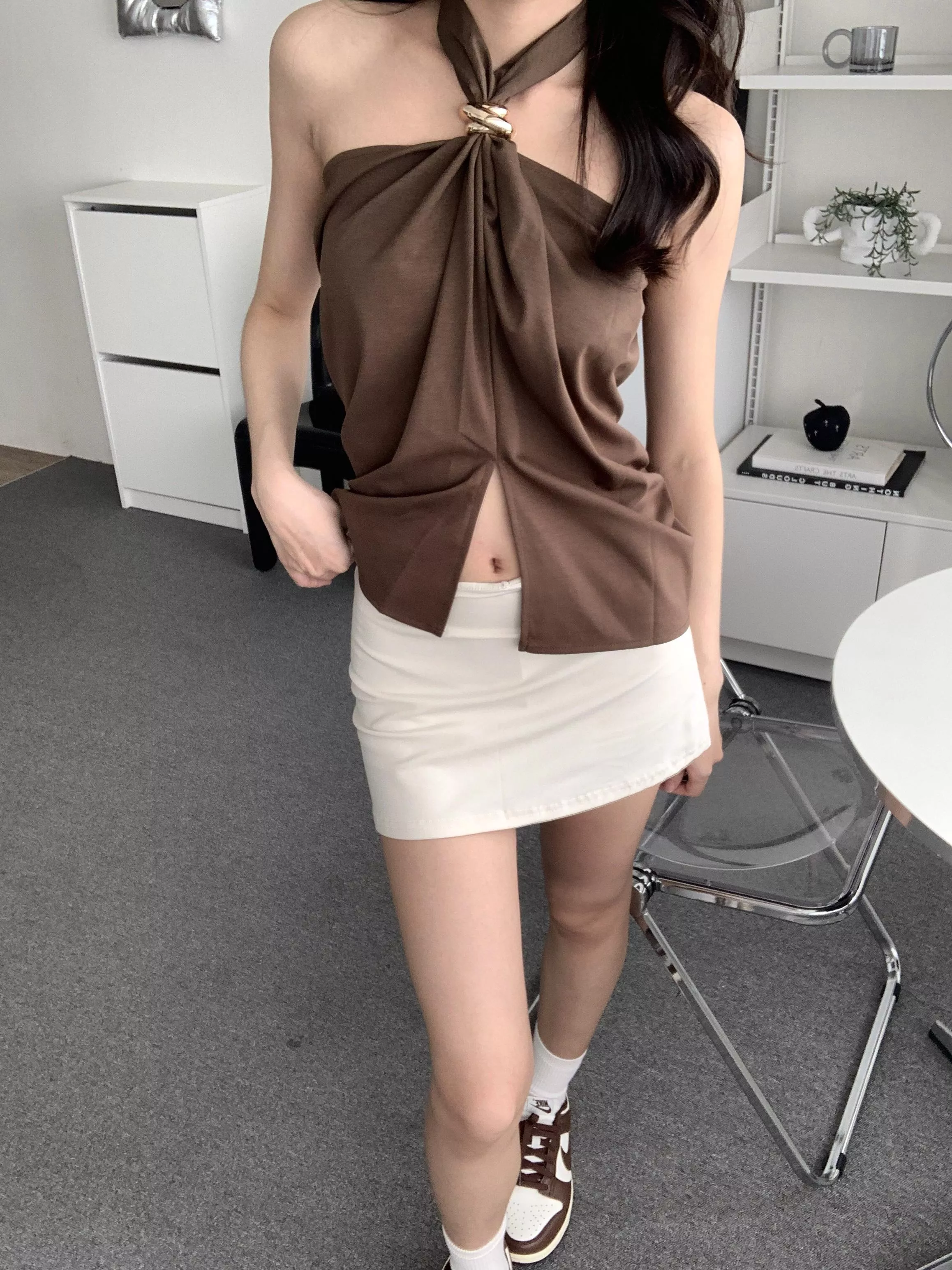 金屬釦抓皺掛脖上衣(black/brown)(F)