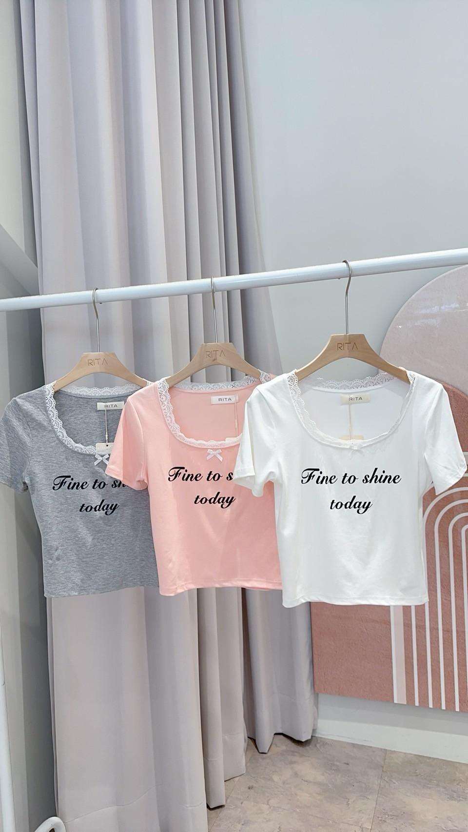 蕾絲滾邊字母短版Tee