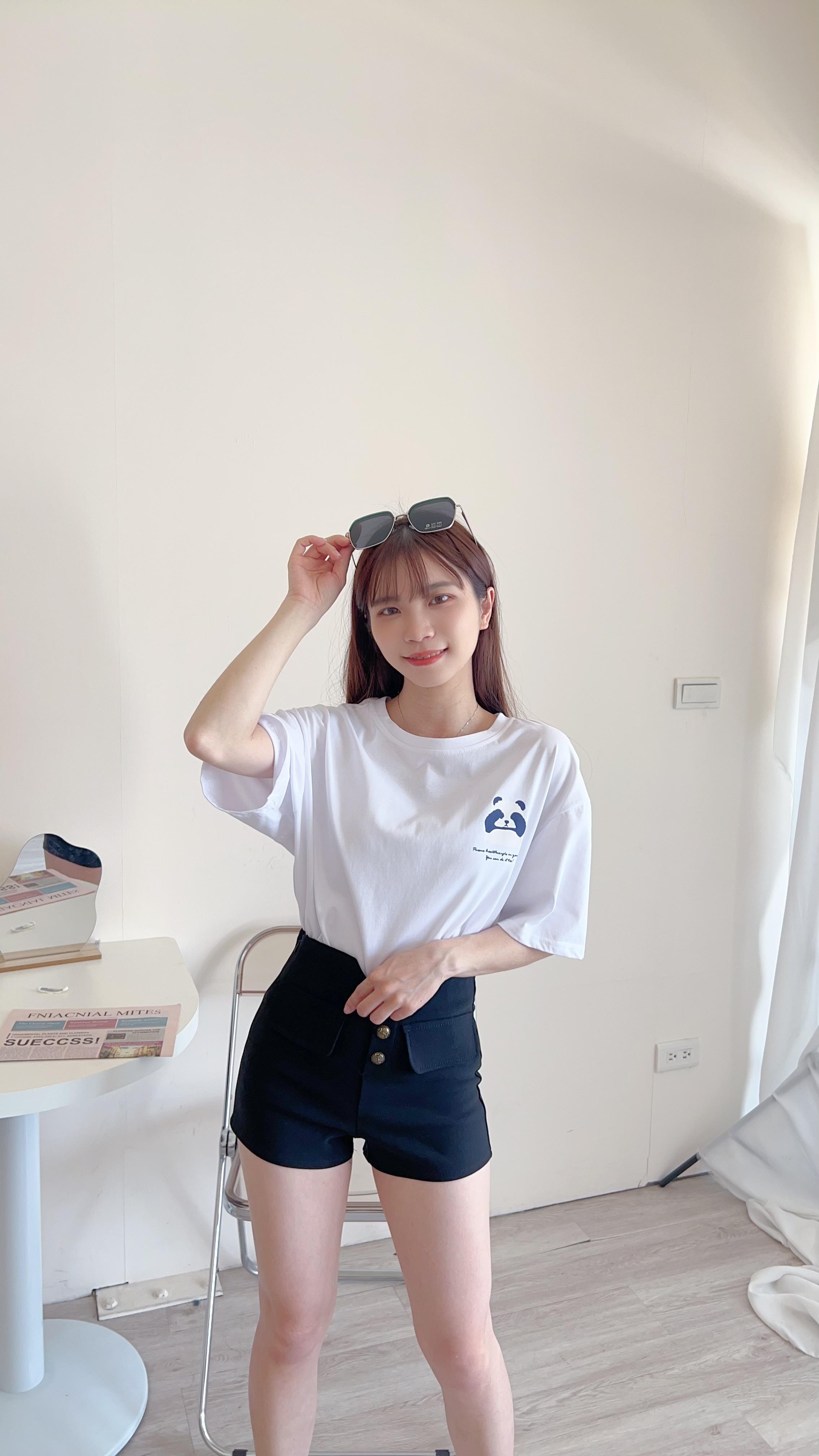 摀眼熊貓短版Tee