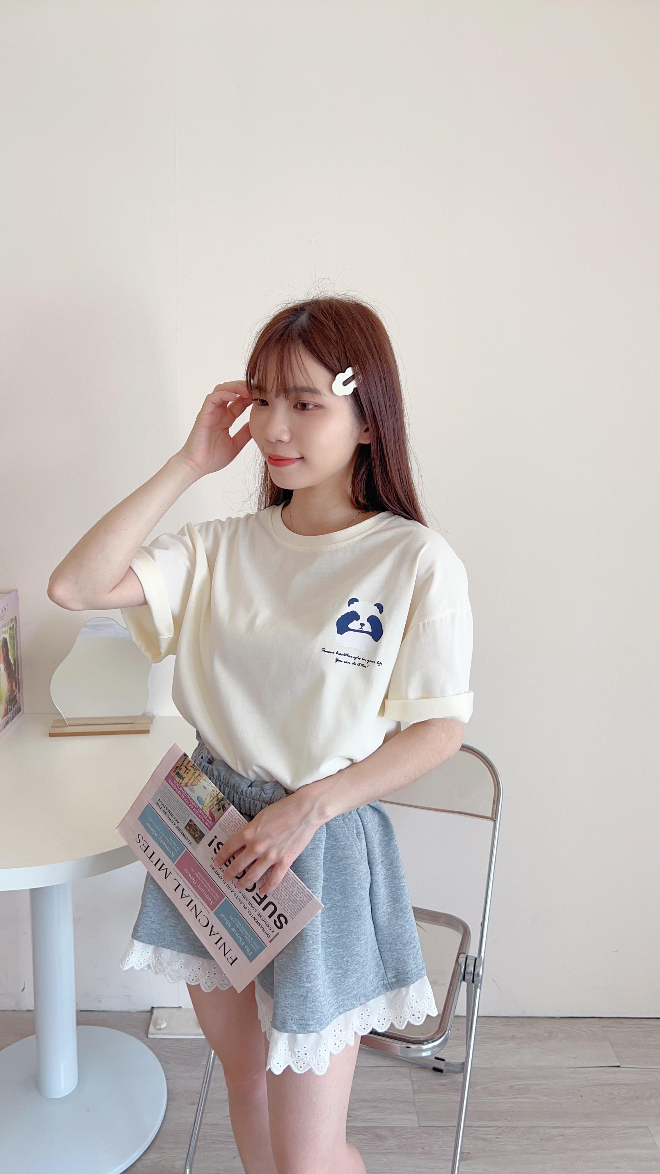 摀眼熊貓短版Tee