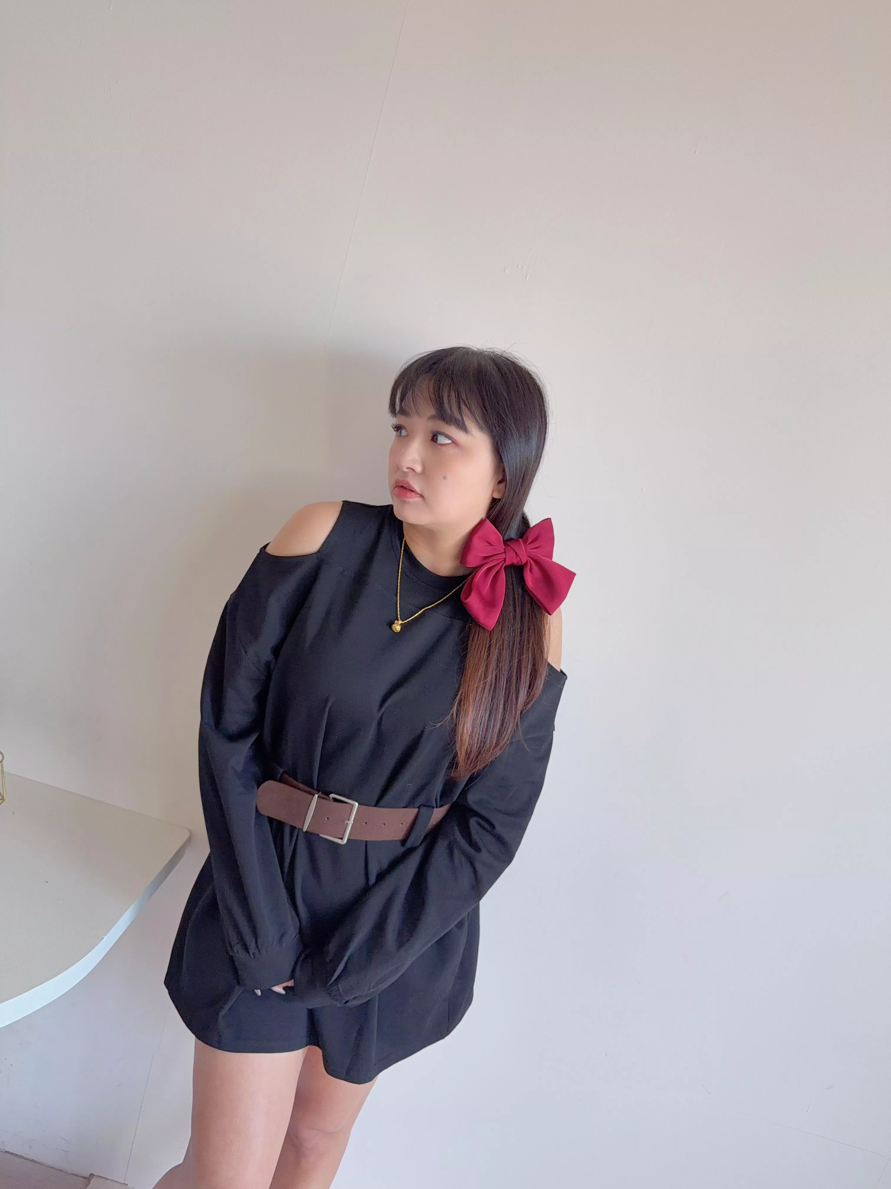 挖肩造型腰帶洋裝