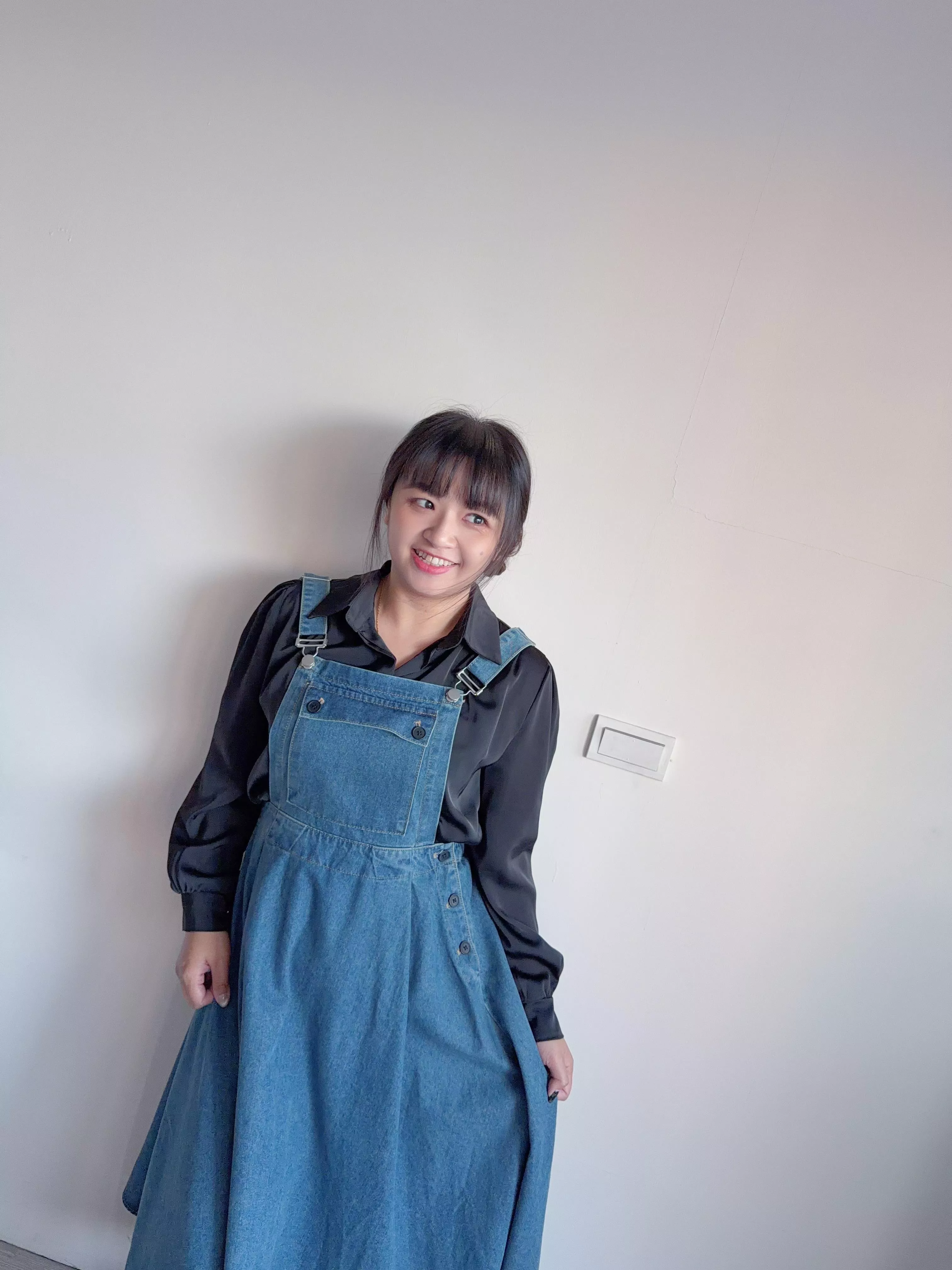 大口袋牛仔吊帶長裙