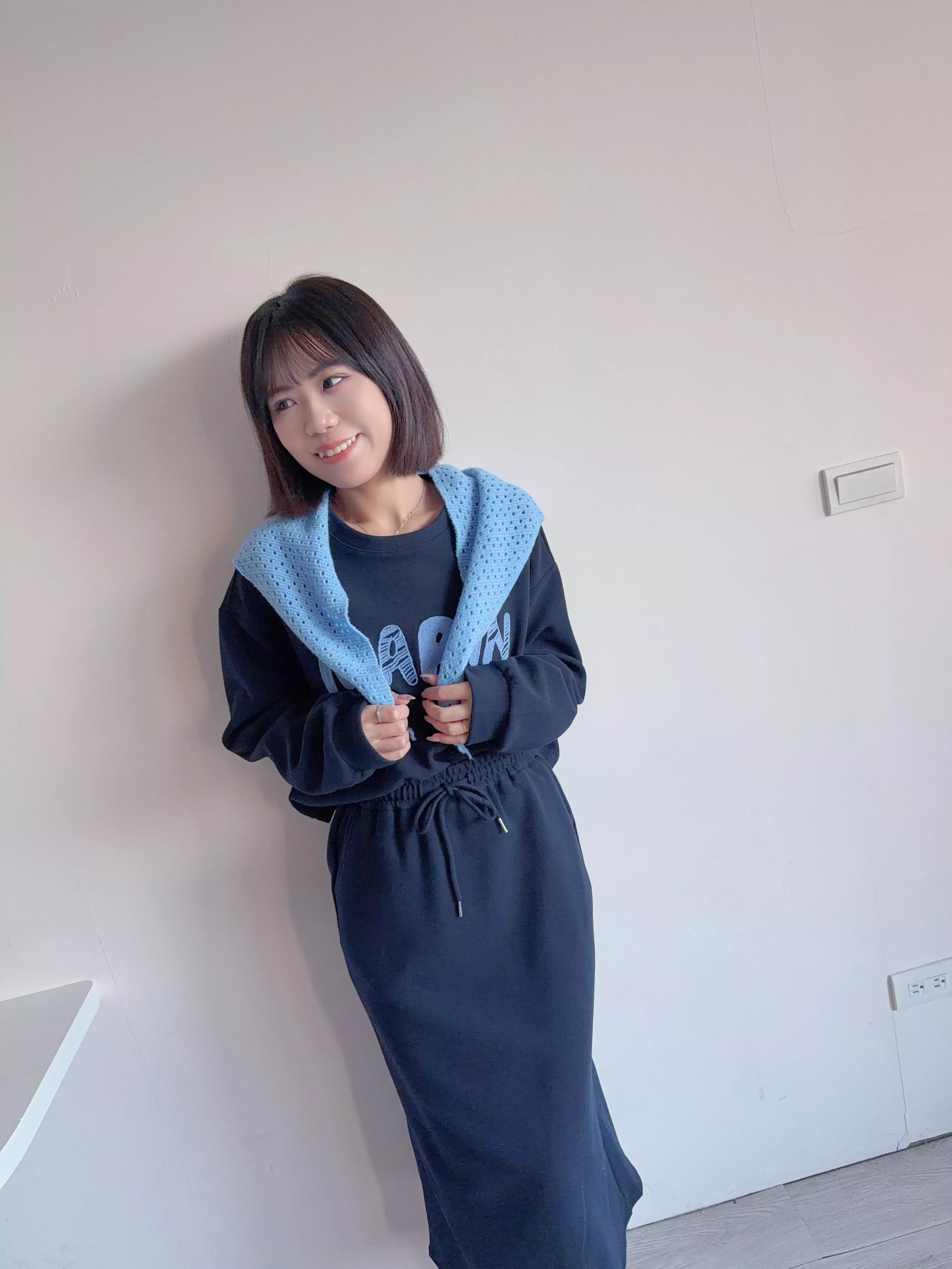 刺繡字母披肩套裝