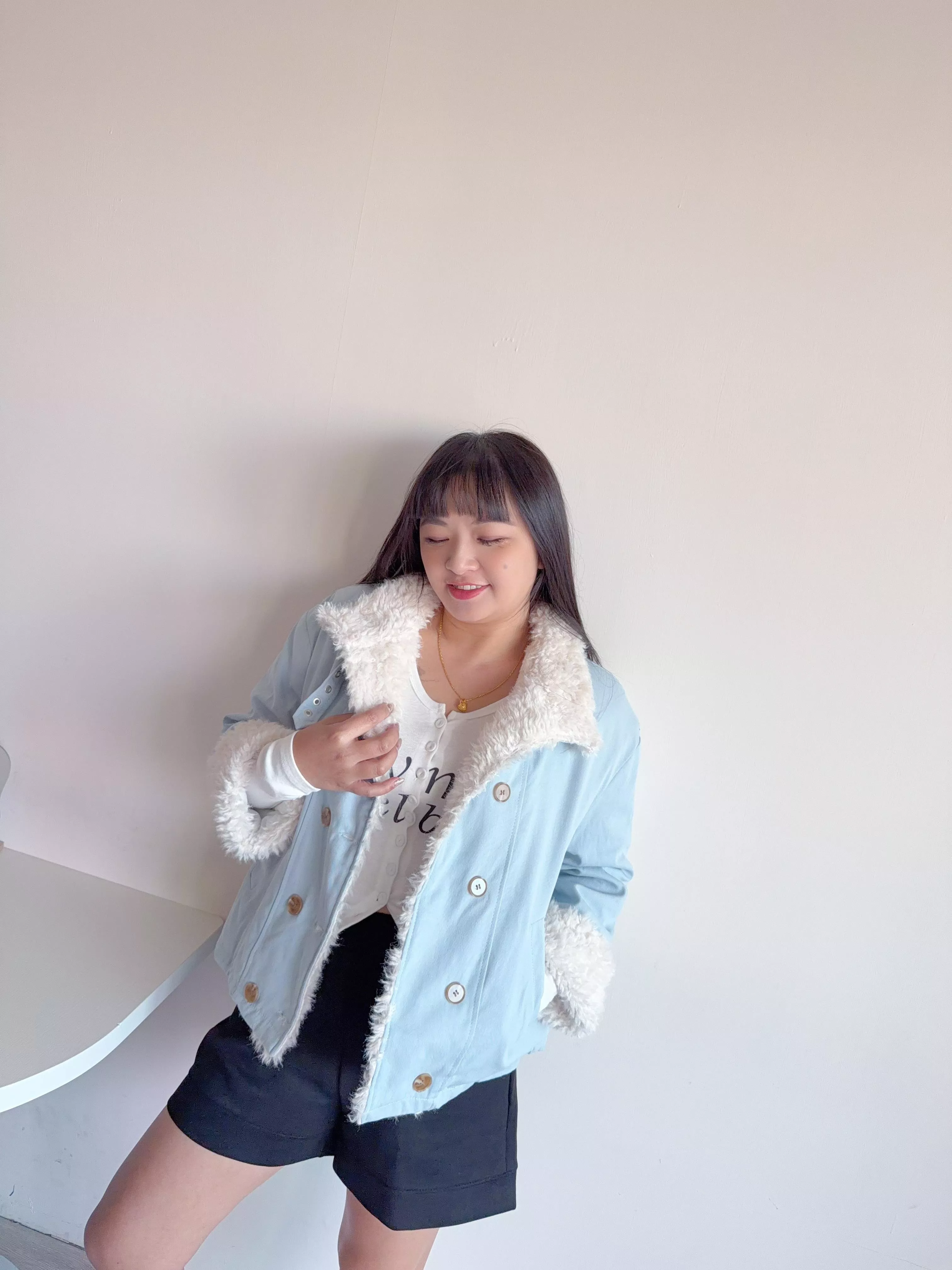 短版翻領毛毛外套