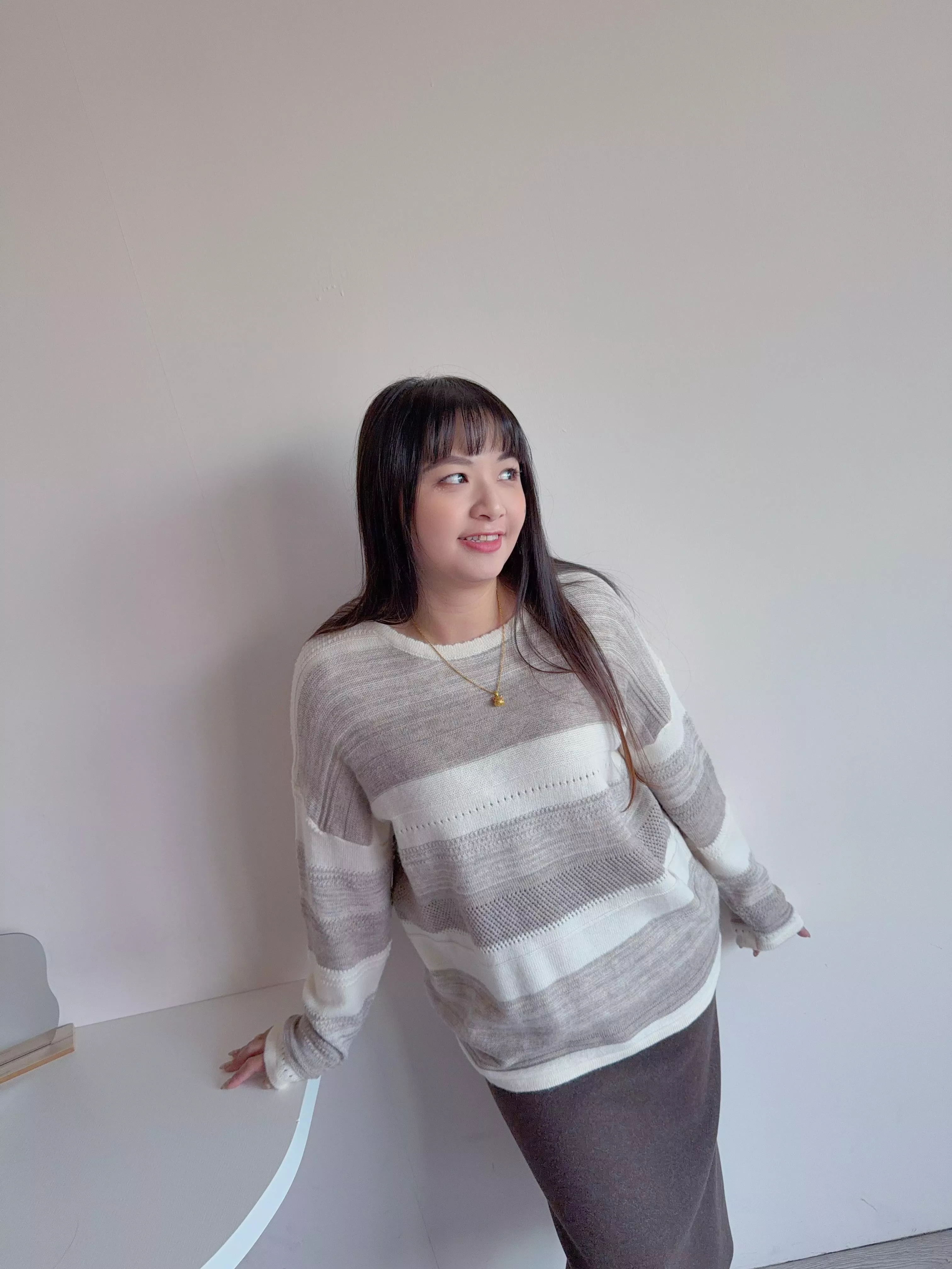 鏤空配色針織上衣