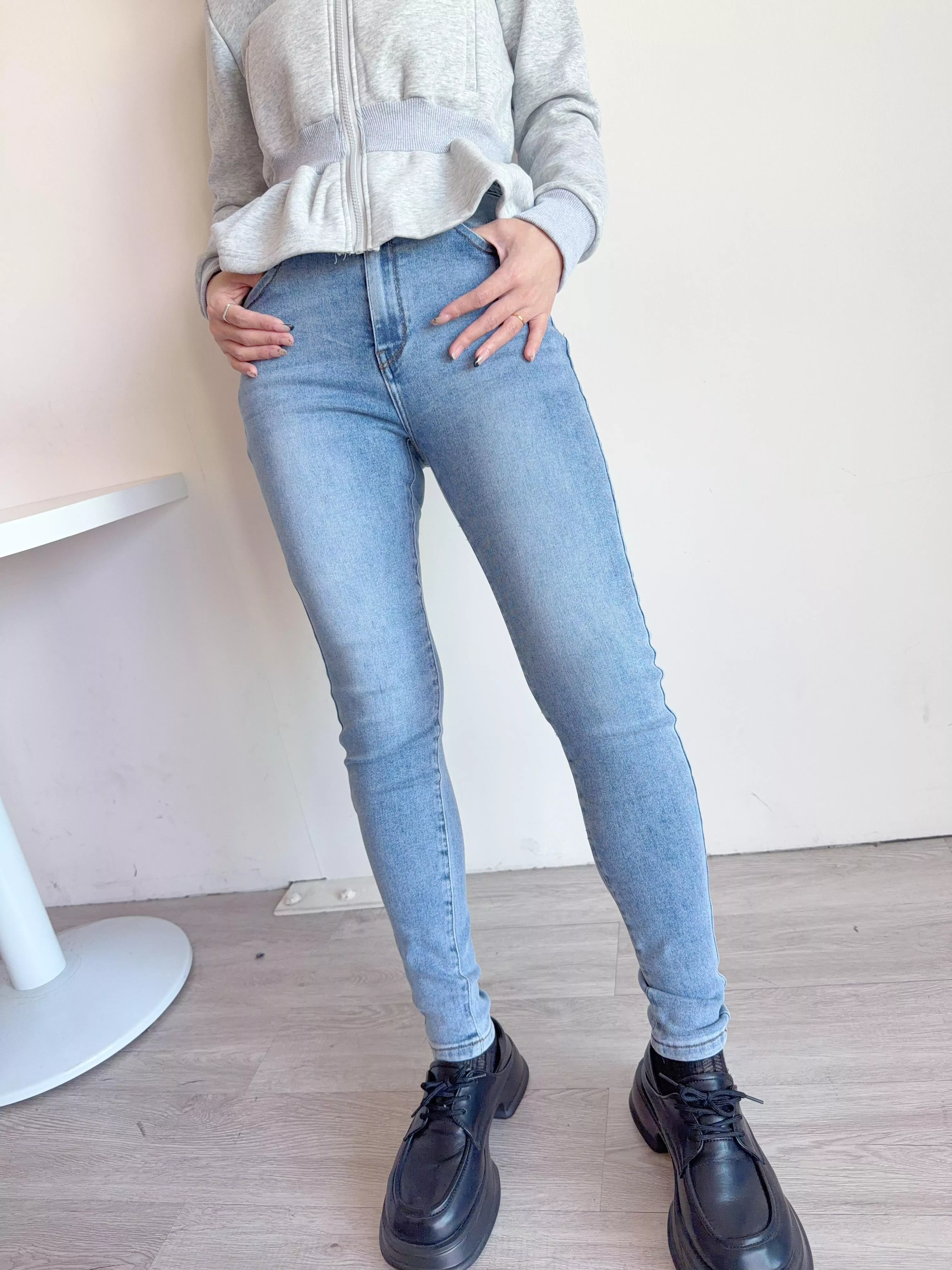 彈性高腰窄管褲