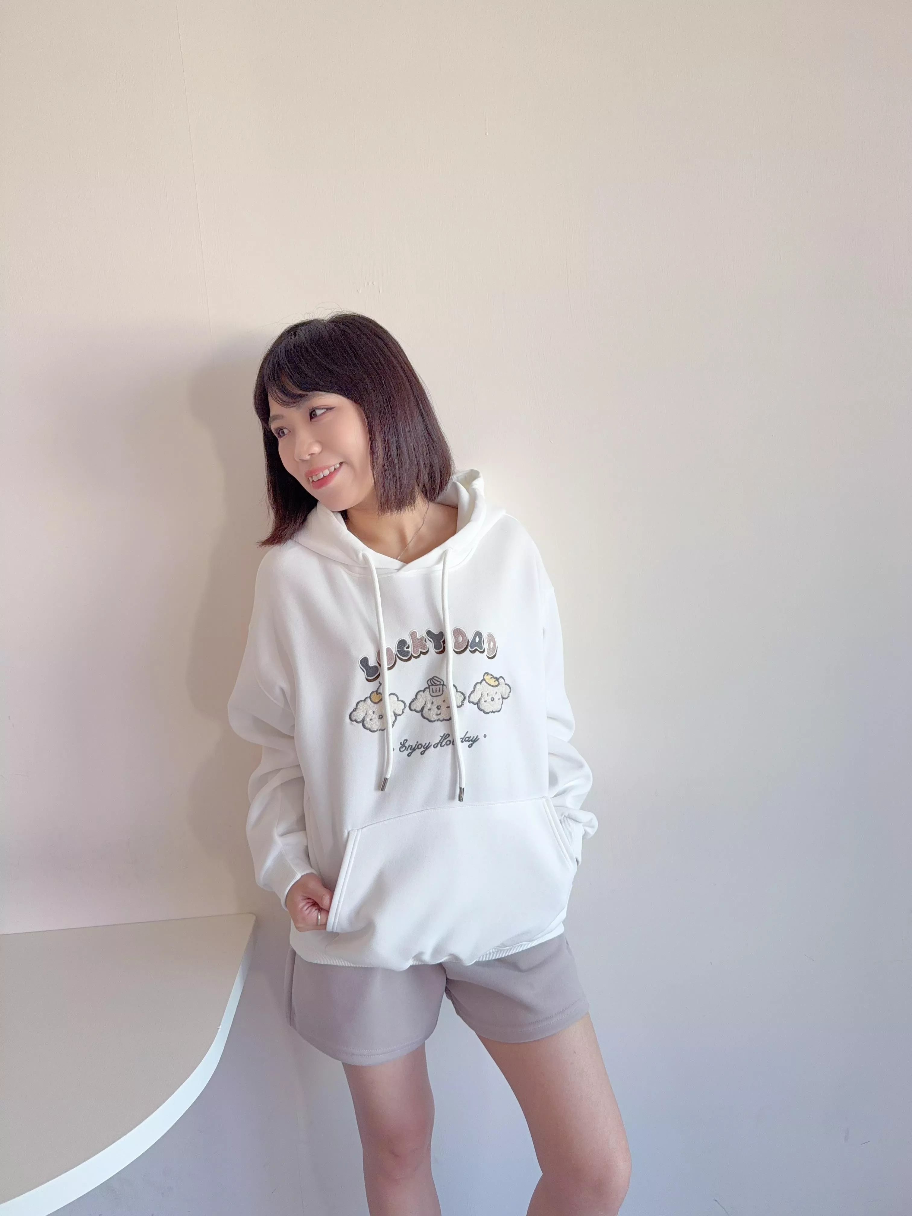 超Q刺繡狗狗連帽Tee