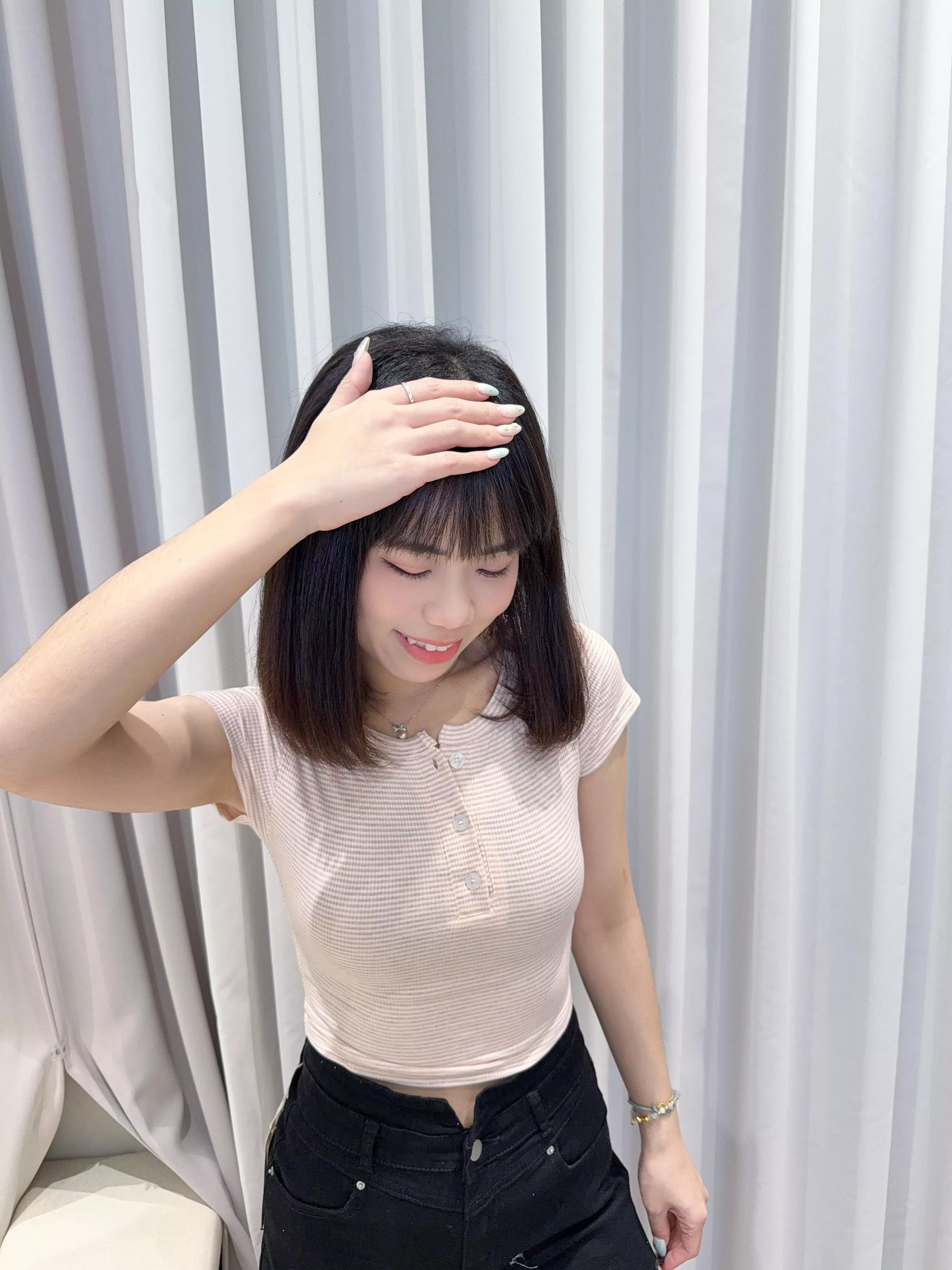 條紋配色開釦短版Tee