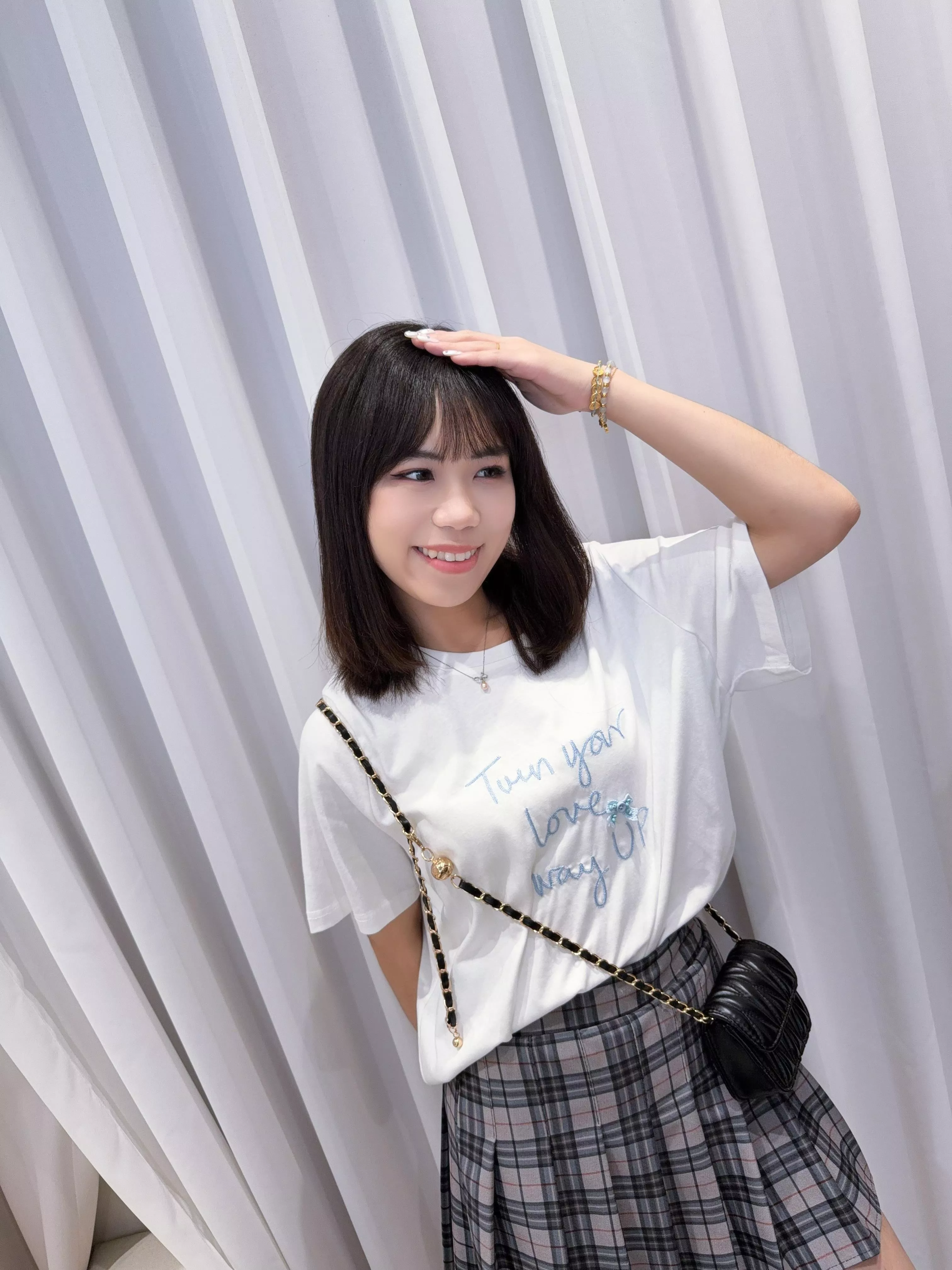 刺繡字母蝴蝶結Tee
