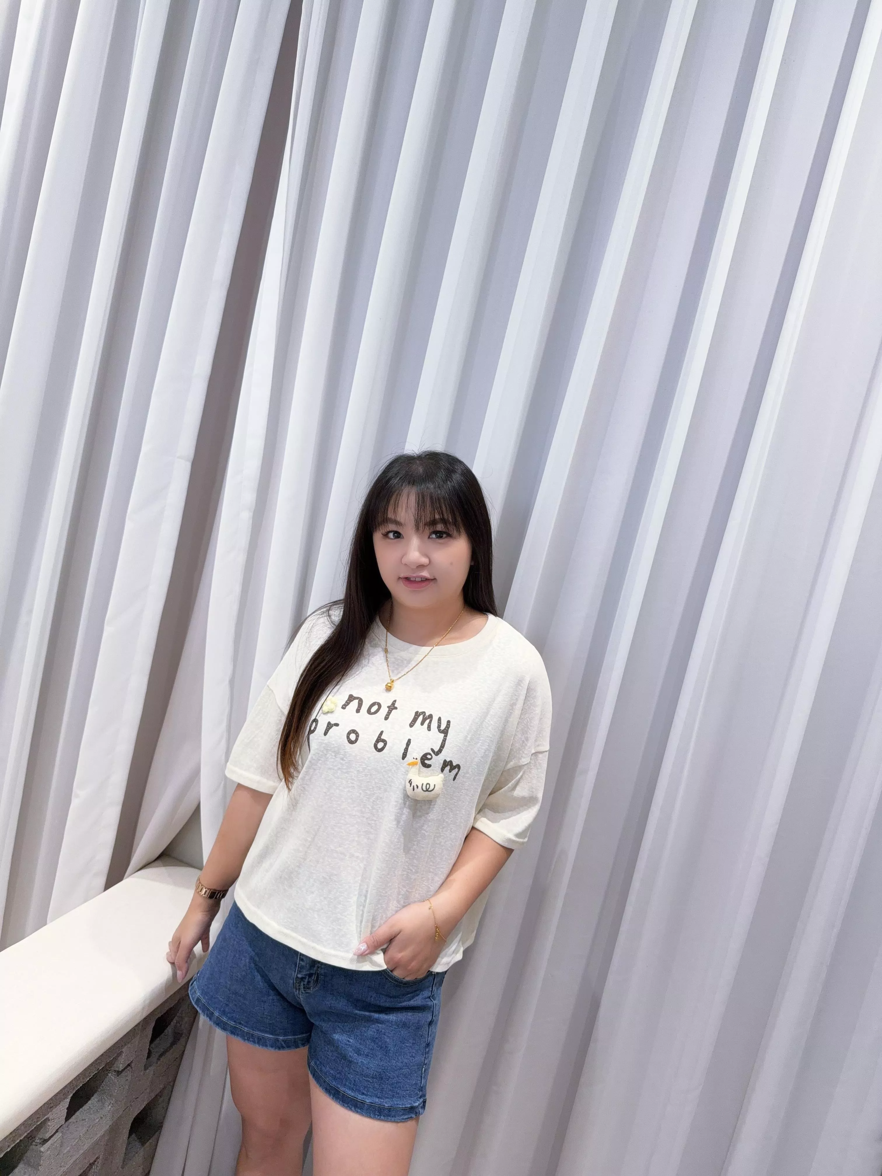 立體小鴨字母短版Tee